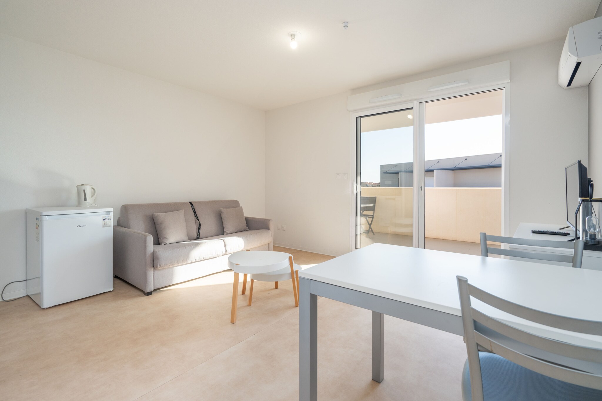 Living room(double sofa bed, TV), Kitchen(electric kettle, toaster, coffee machine, microwave, dishwasher, fridge, dishes and cutlery), bathroom(shower), Garden Furniture , balcony, heating, air conditioning, swimming pool(shared with other guests), iron, hairdryer