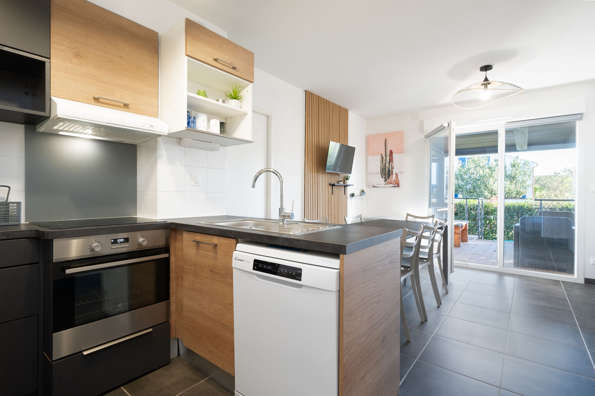 Spacious Villa by Valras Beach