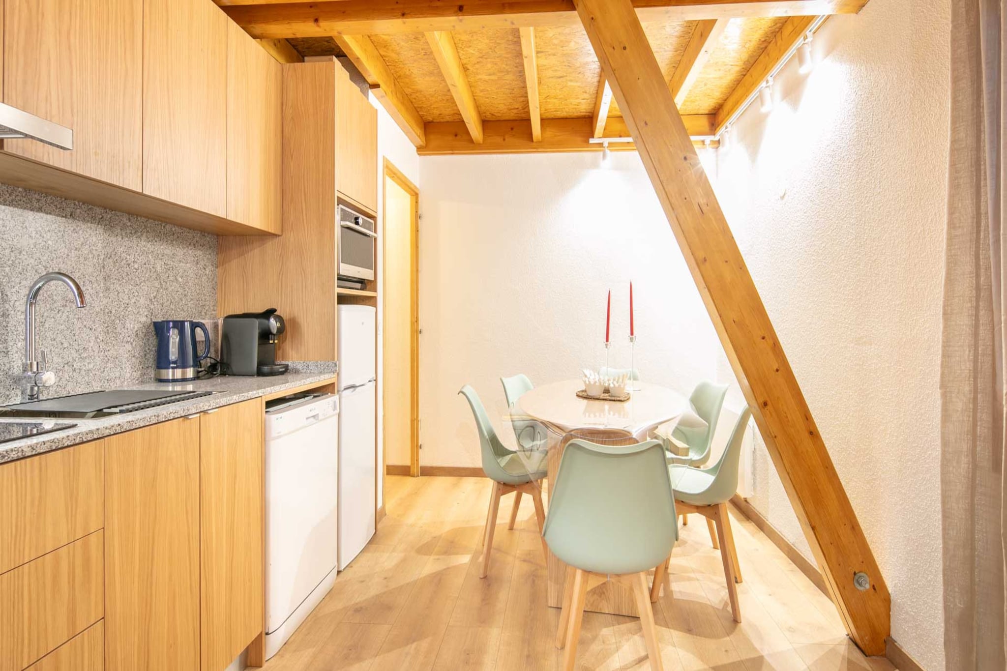 Set in the picturesque village of Saint-Sorlin-d’Arves, this spacious 45 m² apartment offers a comfortable mountain escape for up to eight guests. With two cozy bedrooms and a bright living space, it’s ideal for families or groups seeking adventure and relaxation in the Southern Alps.
Perfectly positioned just 40 meters from the ski resort and 80 meters from a local restaurant, the apartment provides effortless access to the slopes and dining. The Sherpa supermarket is only 1 km away, making it easy to stock up on essentials.
Guests will enjoy a range of amenities including a private balcony, electric heating, a TV, and access to a heated communal swimming pool. A washing machine and dryer add convenience, while covered parking in the same building ensures a stress-free arrival.
The open-plan electric kitchen is fully equipped with a refrigerator, microwave, freezer, dishwasher, coffee machine, toaster, kettle, and all necessary dishes and utensils—perfect for preparing meals after a day on the slopes.
Whether you're here to ski, hike, or simply unwind, this well-located apartment offers a warm and functional base in a family-friendly alpine setting.