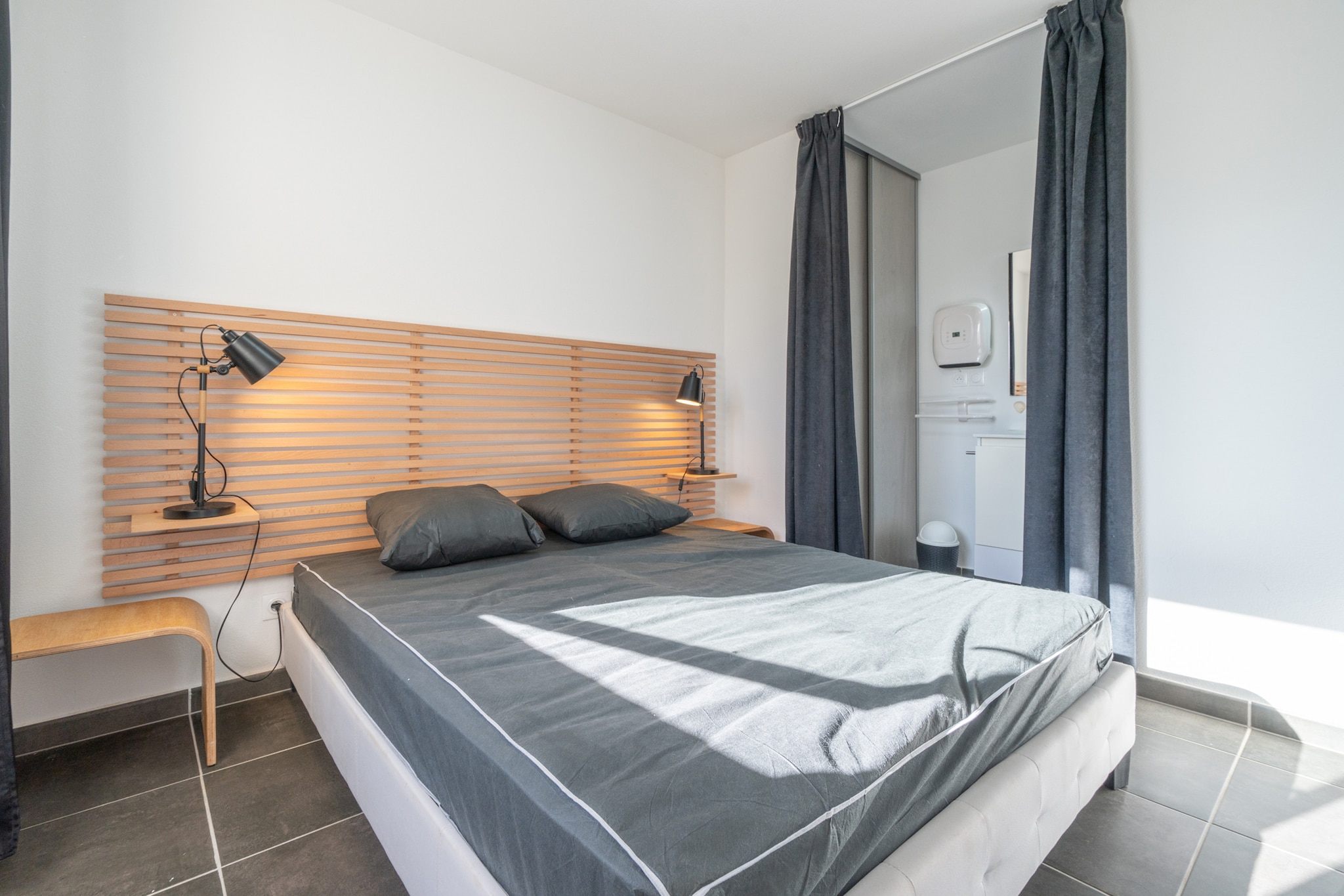 Fan, Living room(double sofa bed, TV), Kitchen(electric kettle, toaster, coffee machine, microwave, dishwasher, fridge, dishes and cutlery), bedroom(bunk bed), bedroom(double bed), bedroom(single bed, single bed), bathroom(shower), bathroom(shower), Garden Furniture , garden, parking, swimming pool(shared with other guests)