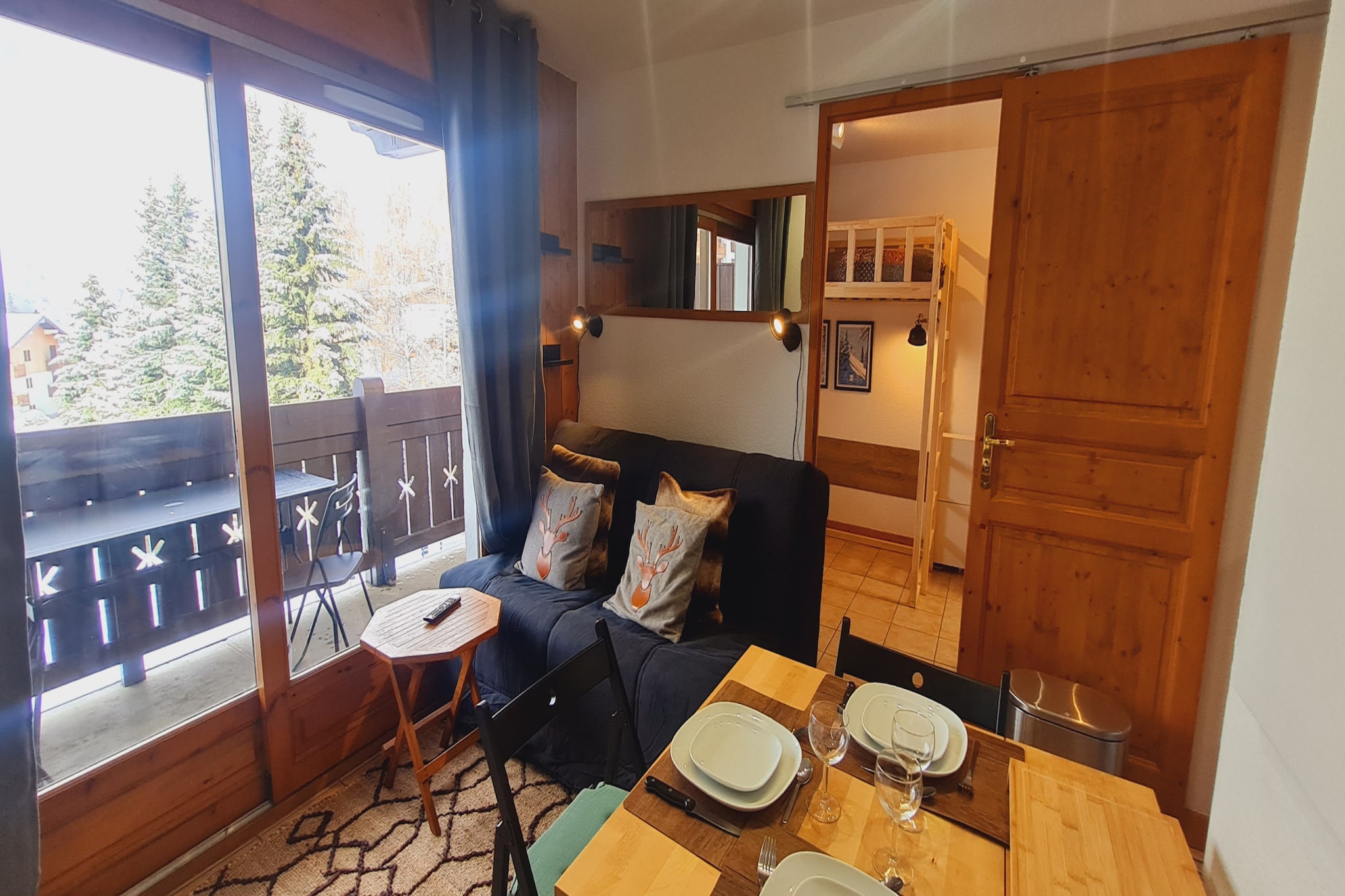 This charming apartment in Les Deux Alpes is ideal for up to four guests, featuring a comfortable bedroom with a double bed and a pull-out sofa. Perfect for small families or close friends, it offers a peaceful, pet-free environment with electric heating and a TV for cozy evenings. Surrounded by mountain beauty, it’s a relaxing retreat with all the essentials for a memorable stay.
The location is a skier’s dream—just 10 meters from the ski resort for instant access to the slopes. Guests can enjoy local cuisine at a restaurant only 300 meters away, while the SHERPA supermarket is conveniently located 800 meters from the property. The area is family-friendly and scenic, offering a tranquil atmosphere for both adventure and relaxation.
Inside, the open-plan kitchen is fully equipped with a refrigerator, microwave, dishwasher, coffee machine, toaster, and all necessary utensils. Additional amenities include a washing machine, Wi-Fi, hairdryer, and a balcony to soak in the fresh alpine air. Thoughtfully designed for comfort and practicality, this apartment is a perfect base for your mountain getaway.