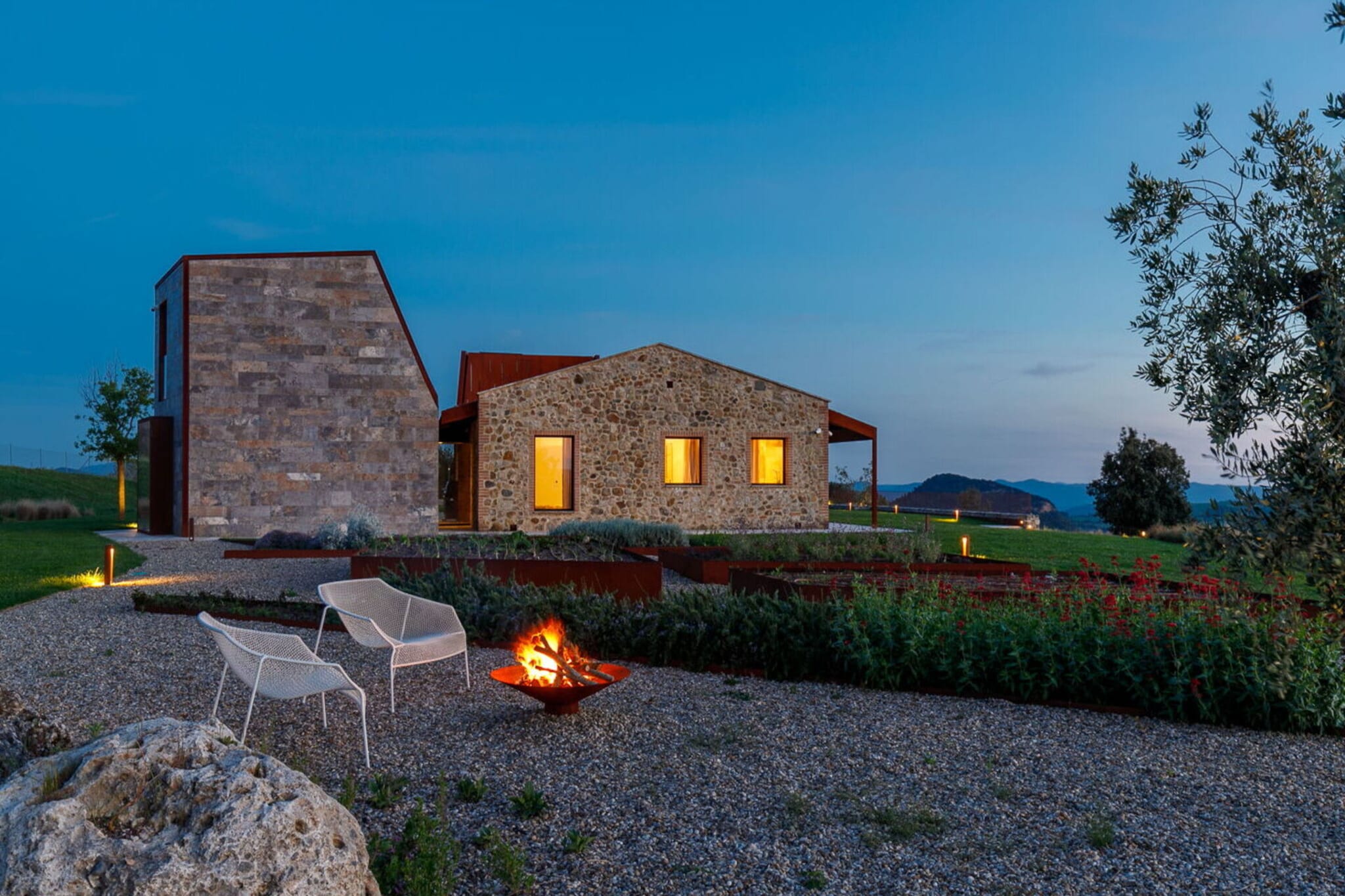 Ground floor: (open kitchen(stove, hob(induction), electric kettle, toaster, coffee machine(espresso), oven, microwave, dishwasher, fridge-freezer, Juicer, dishes and cutlery, Cooking basics), Living/diningroom(TV(satellite), dining table, fireplace, air conditioning), Bedroom with bathroom(double bed, shower, washbasin, toilet, bidet, air conditioning, hairdryer), Bedroom with bathroom(double bed, washbasin, toilet, bidet, air conditioning))\n\nOn the 1st floor: (bedroom(double bed, air conditioning), bathroom(shower, washbasin, toilet, bidet, hairdryer))\n\nwashing machine, patio, garden, garden furniture, sun loungers, BBQ, parking, parasol, swimming pool(private), high chair, iron, Alarm