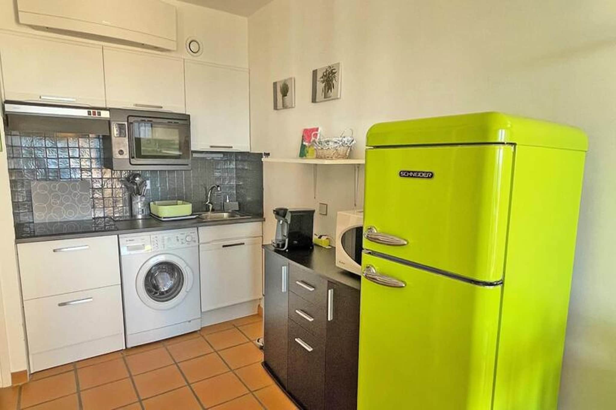 Résidence Le Clos De La Madrague-Kitchen