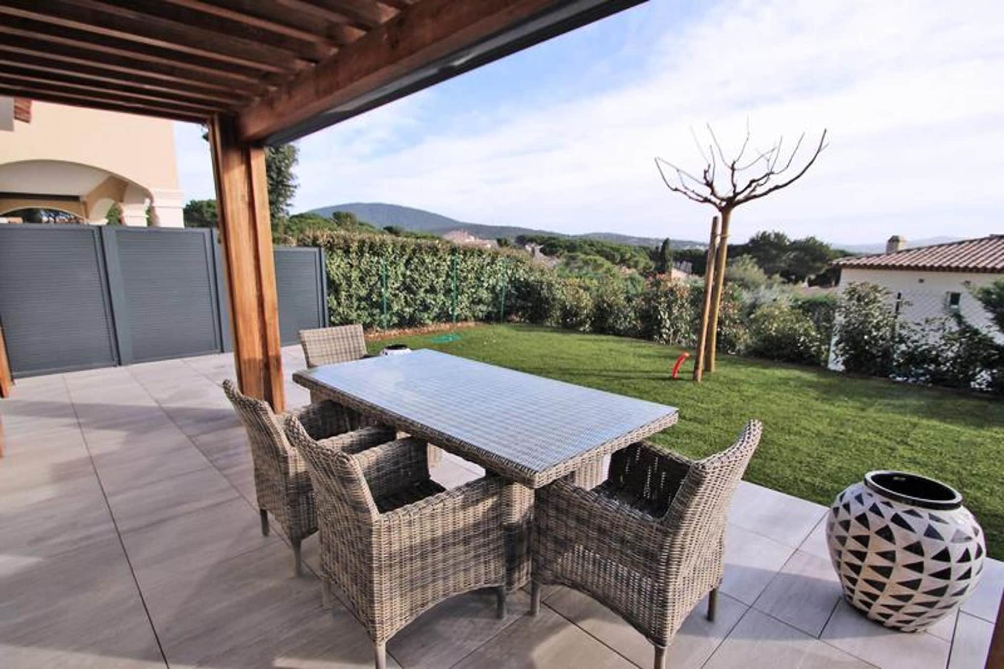 Résidence Villa Saquèdes-Tuinen zomer