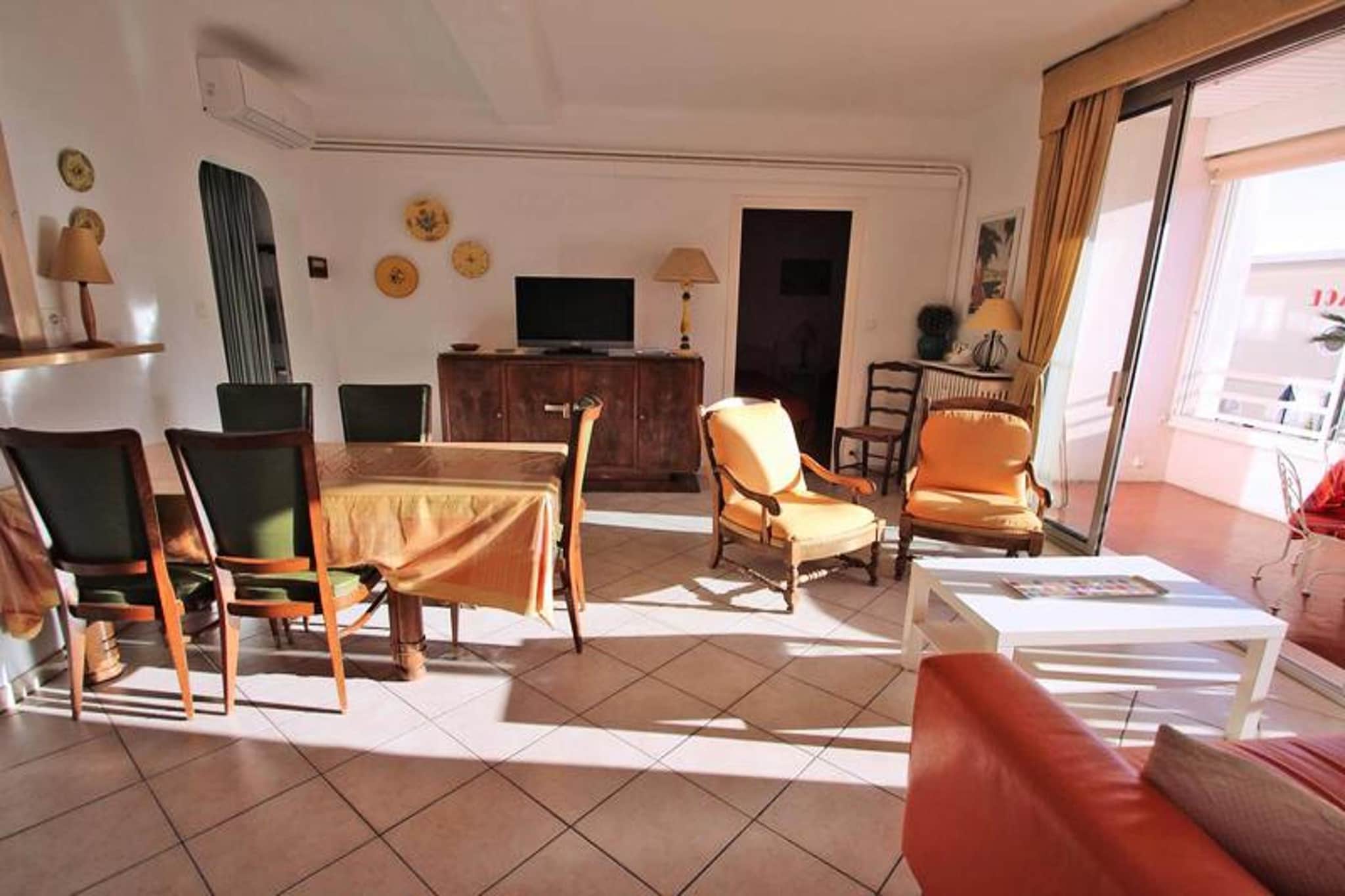 4 Rooms for 7 People