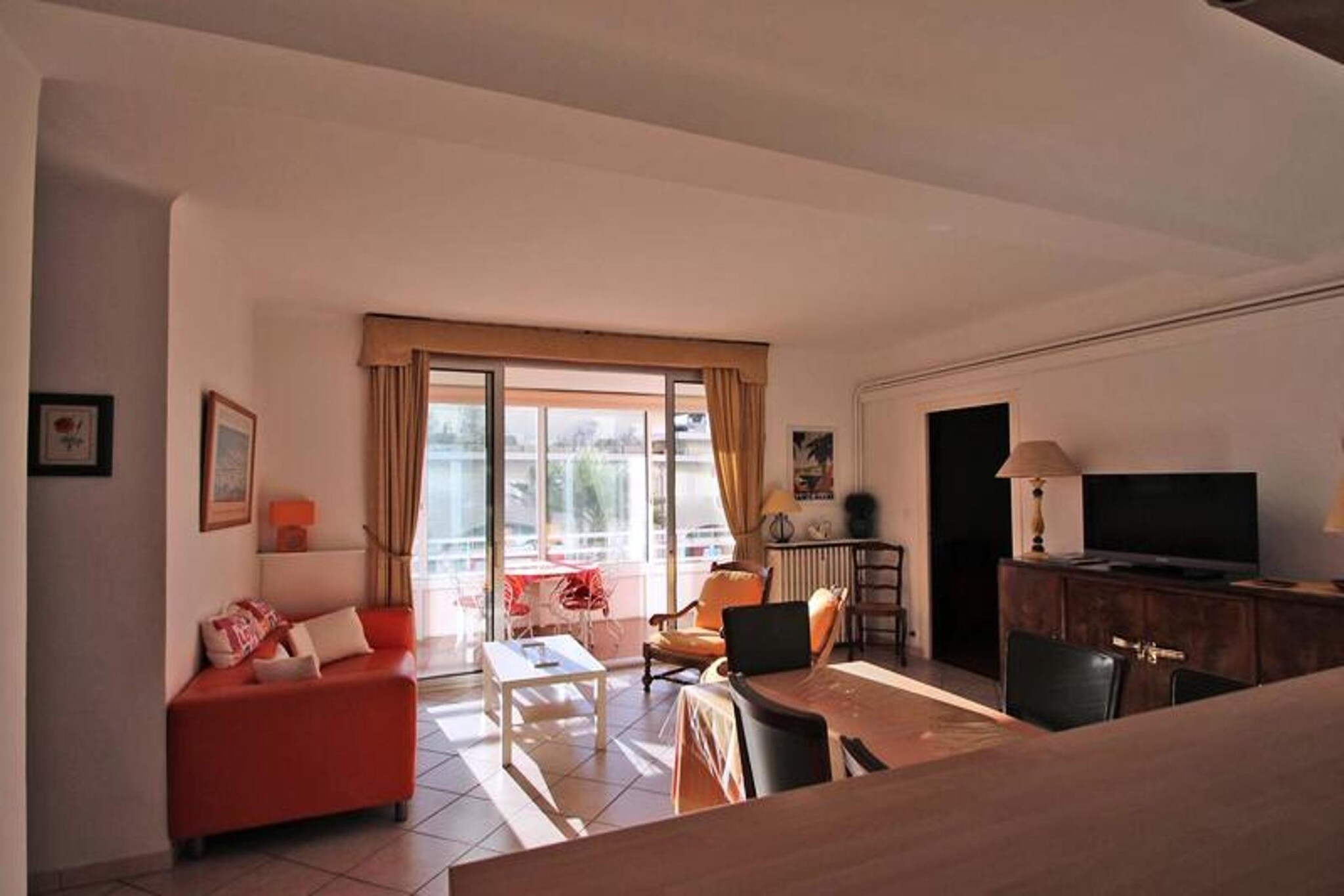4 Rooms for 7 People