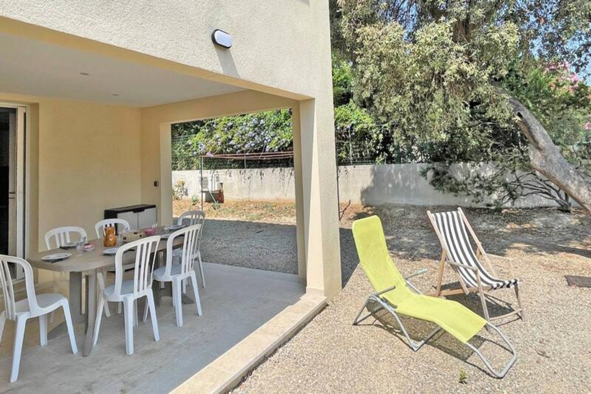 Houses & Villas for 5 People