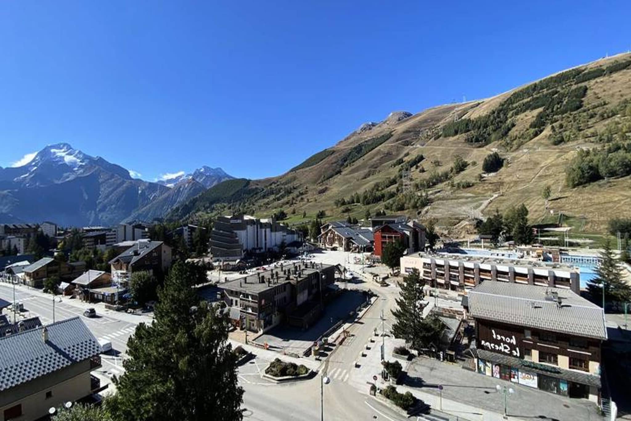 Apartment in Les Deux Alpes near Jandri Express