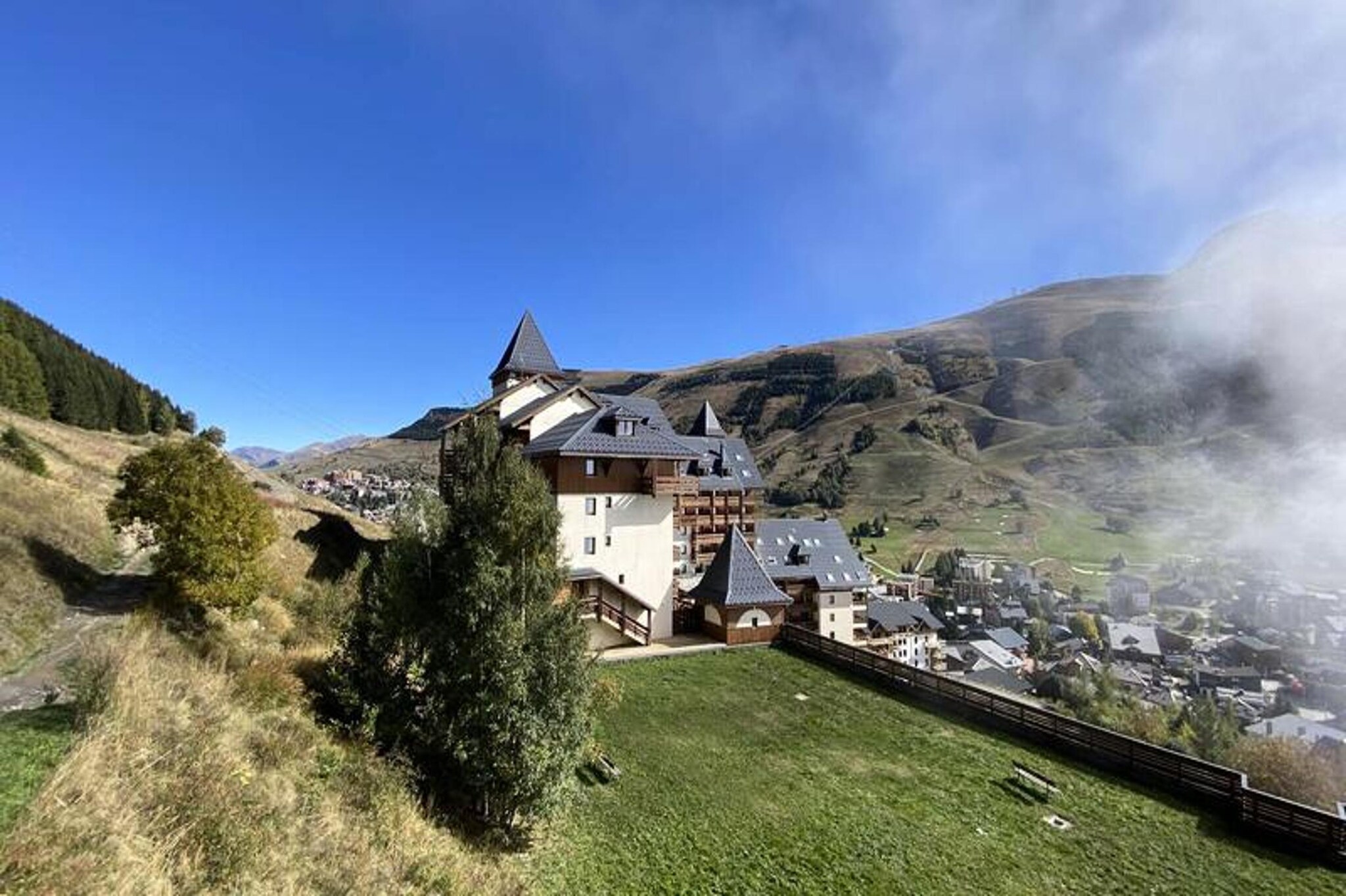 Apartment in Les 2 Alpes with Ski-On Access