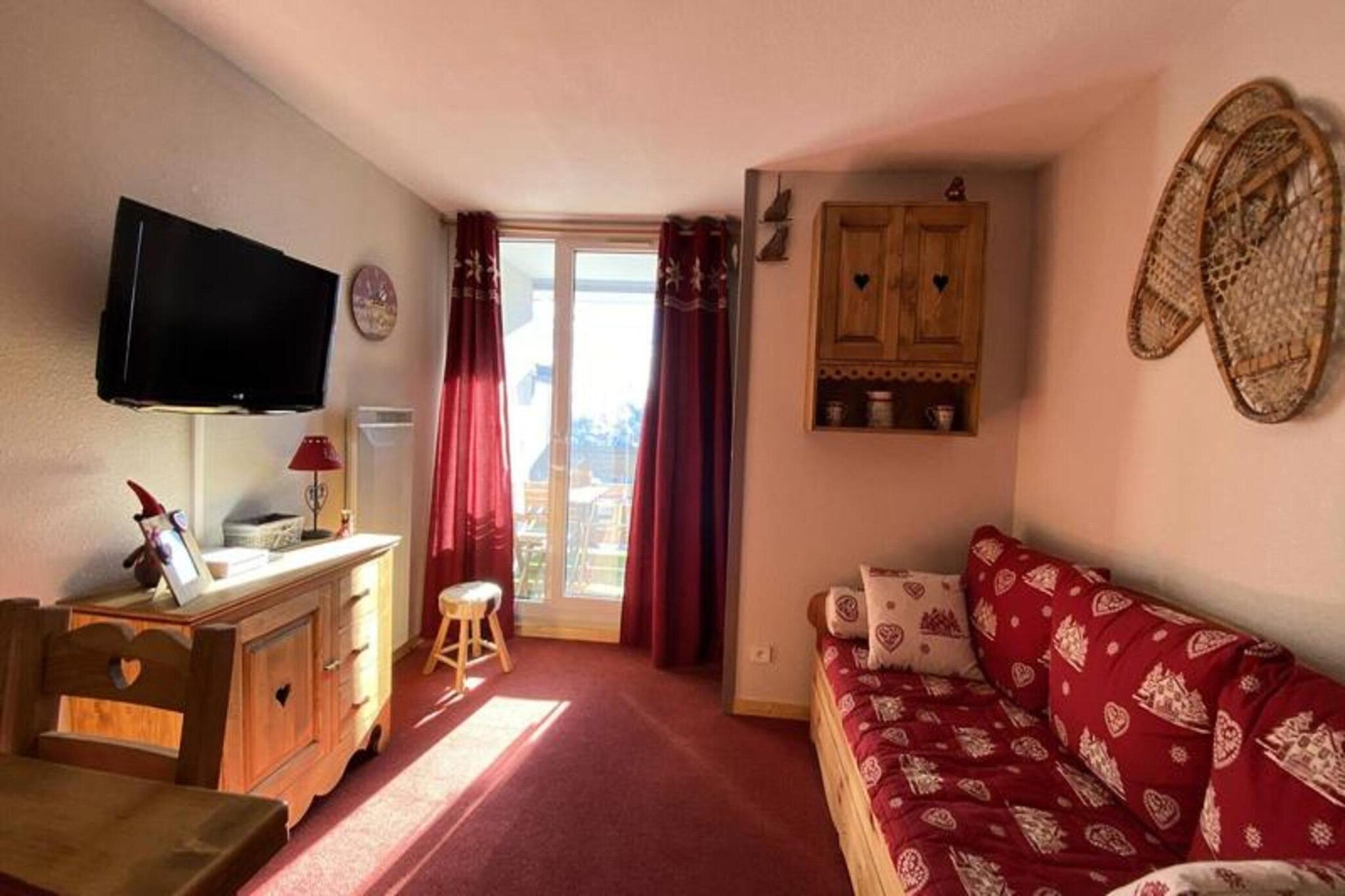 Apartment in Les 2 Alpes with Ski-In/Ski-Out