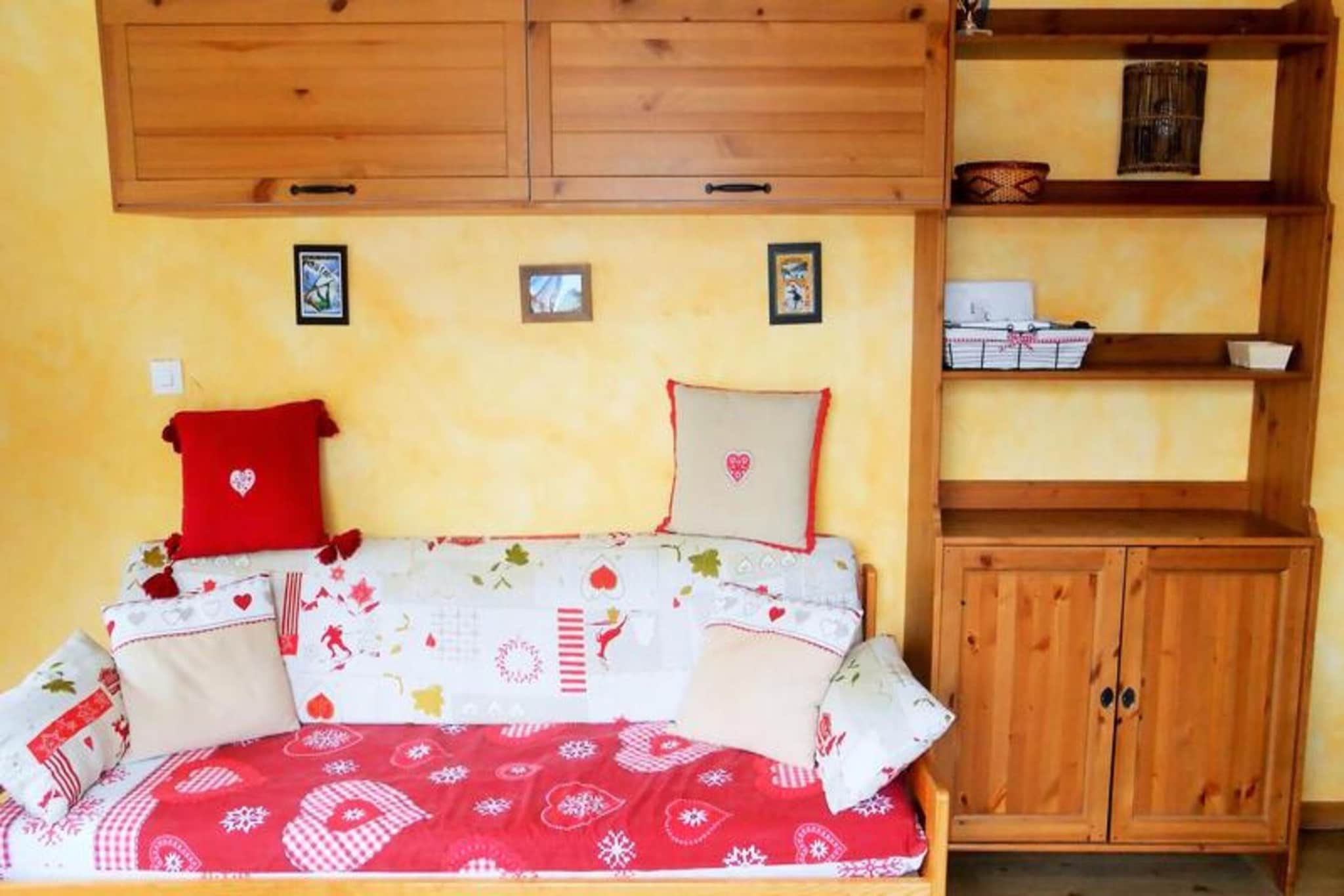 2 Rooms for 4 People
