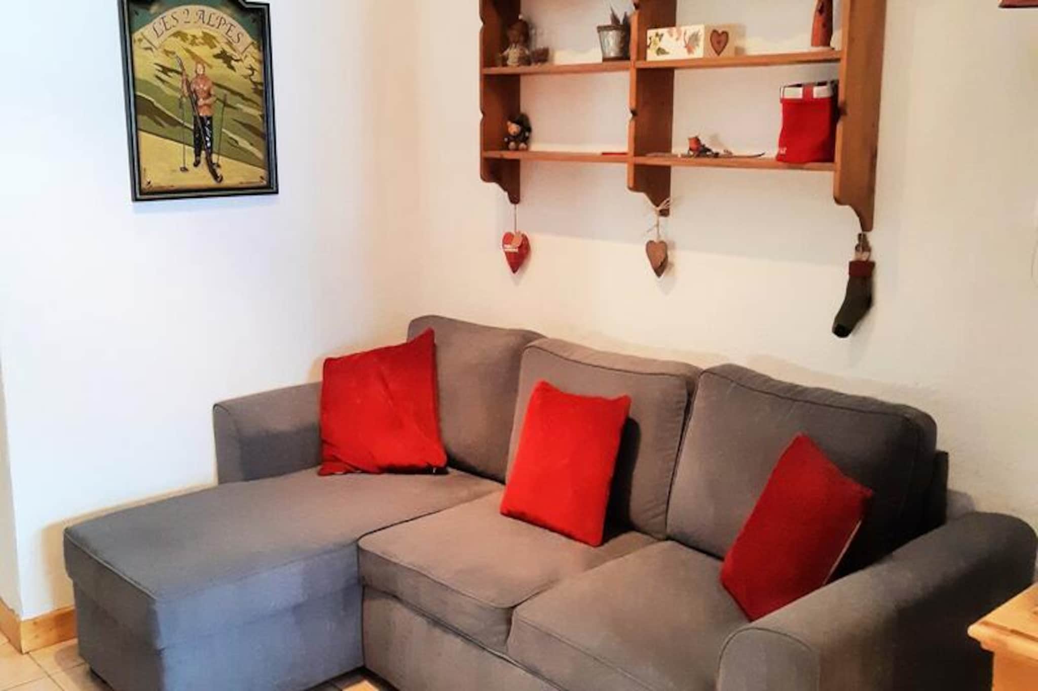 3 Rooms for 6 People