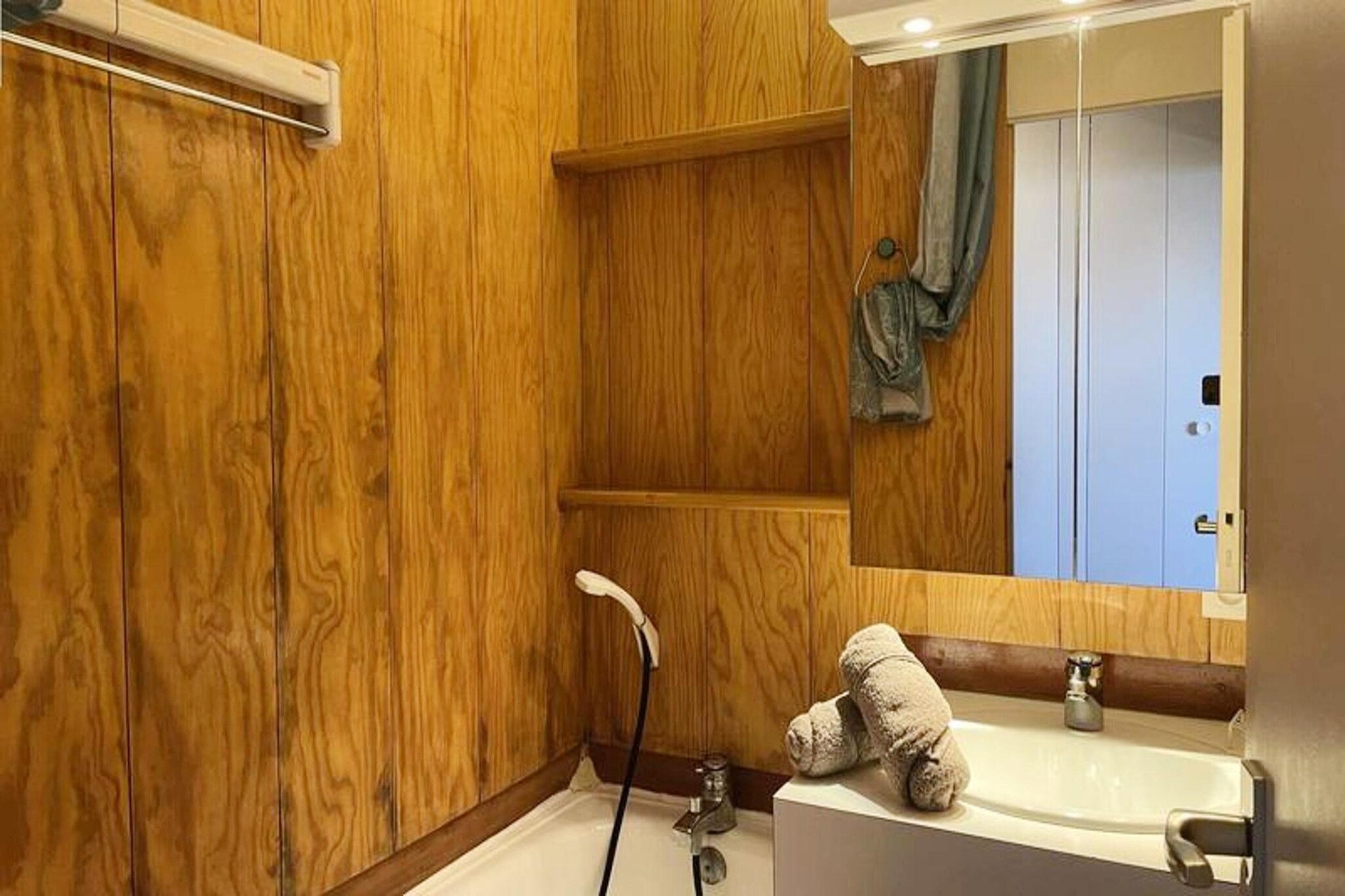 Apartment in Mottet near Ski Slopes
