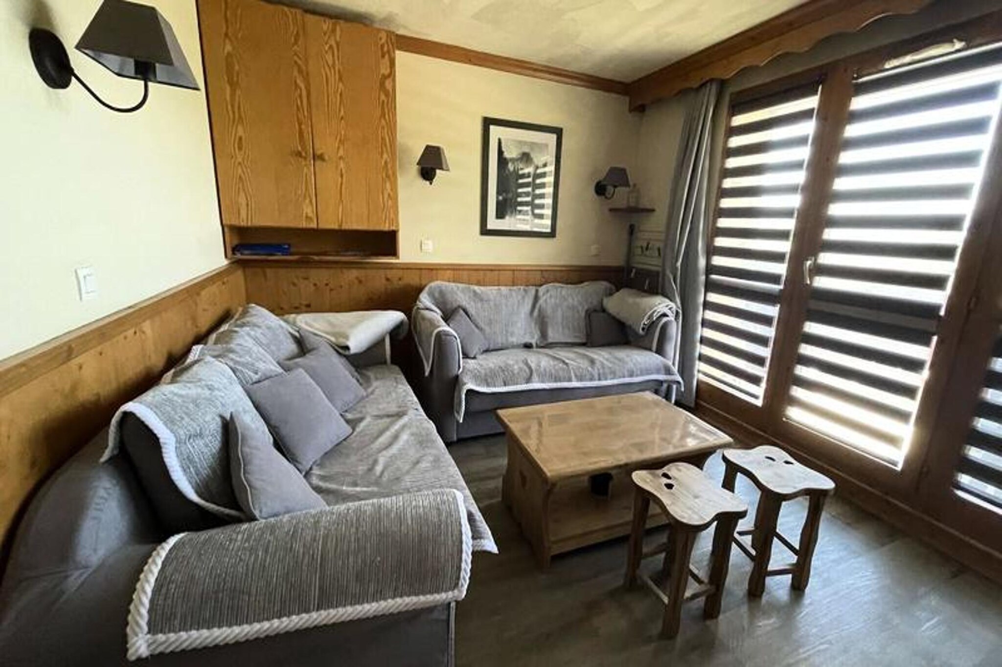 3 Rooms for 7 People