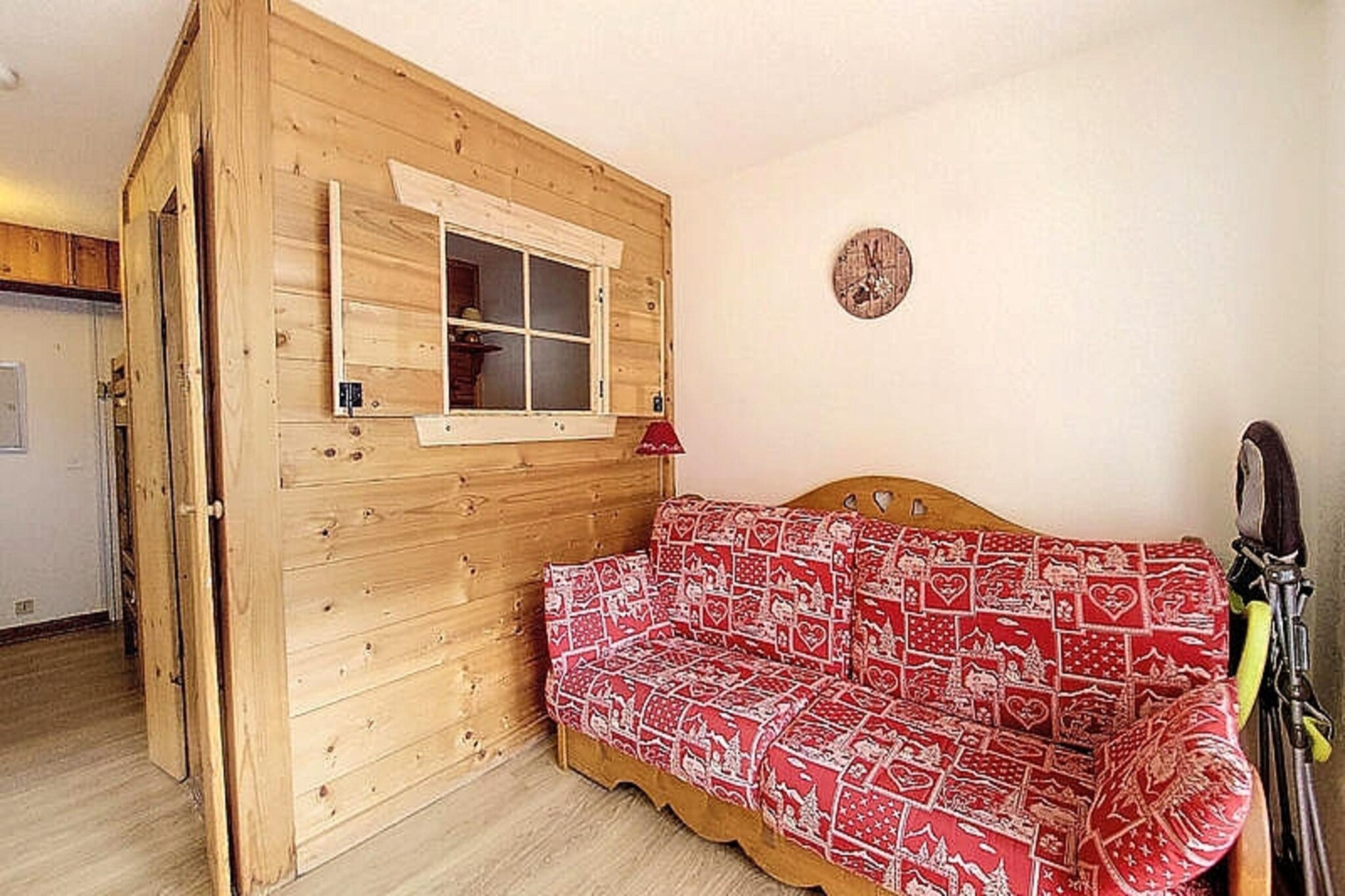 This charming 28m² studio is perfect for up to 4 people and offers a cozy, functional space. It features a separate bedroom with a double bed, plus a sleeping nook with bunk beds. The living area includes a sofa bed for extra guests and a TV. The studio is pet-friendly, ensuring your furry friends can join the vacation, though it does not provide WiFi. The apartment is located just 30 meters from the ski slopes and gondola, making it a great choice for winter sports enthusiasts.

Conveniently located in the heart of the family-friendly Saint Jean d'Aulps resort, the studio is within walking distance of shops, restaurants, and the ski school, offering a car-free stay. The area is ideal for skiing in winter, while in the warmer months, visitors can explore local markets and enjoy the charming village atmosphere. The proximity to the Portes du Soleil ski area provides easy access to a wide range of outdoor activities year-round.

The fully equipped kitchen includes a fridge, toaster, kettle, coffee makers, microwave, stove, and oven, making it easy to prepare meals. The bathroom features a bathtub, sink, and toilet. The studio also boasts a south-facing balcony with garden furniture, providing a relaxing spot to unwind after a day of skiing or hiking. Additional amenities include a raclette machine, fondue maker, and travel cot for families with young children.