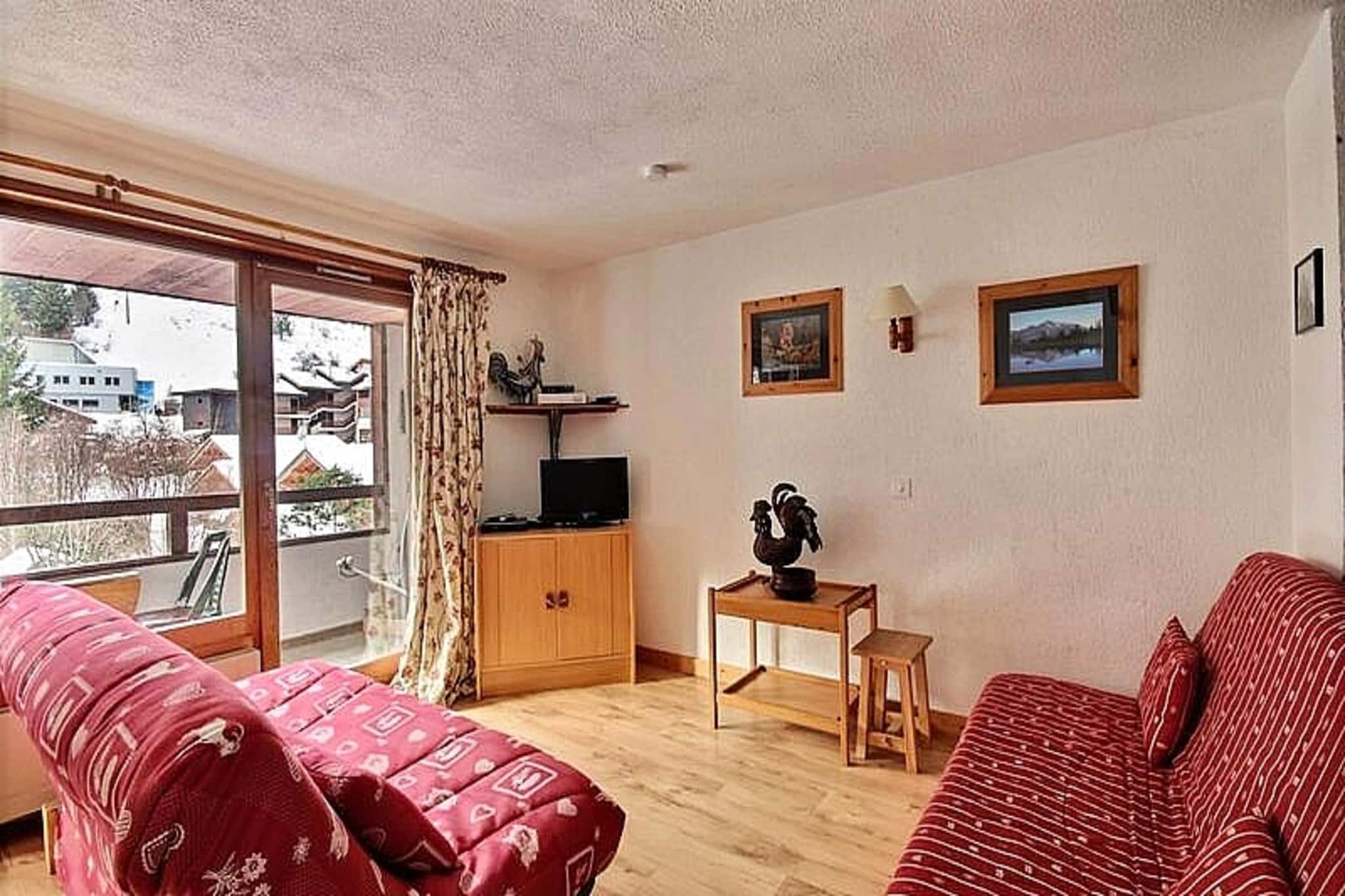 This spacious 65m² duplex is ideal for 6 to 9 guests, offering a cozy and well-equipped space for a memorable stay. The property includes an entrance hall with cupboards, two attic bedrooms with single beds, and a mezzanine area with additional sleeping space. The living area features a sofa bed, TV, and a sunny balcony with a garden furniture and barbecue. Guests will enjoy stunning views of the Aulps valley. Pets are not allowed, and bed linens and towels are not provided, though duvets and pillows are included for all beds.

Located just 50 meters from the ski lifts, this duplex is perfectly positioned for skiing enthusiasts. Guests will appreciate the proximity to cafes, shops, and the ski school, making it convenient to explore the resort on foot. The surrounding area also offers hiking opportunities, and the larger Portes du Soleil ski area can be reached within a short drive, making it an ideal base for year-round activities.

The fully equipped kitchen provides ample storage space, a filter coffee maker, and all the essentials needed to prepare meals. The apartment also includes two bathrooms, one with a bathtub and washing machine, and a separate toilet. For extra convenience, the building offers access to a collective covered and heated swimming pool, perfect for relaxing after a day of skiing or hiking. Other amenities include a raclette machine, fondue maker, and Nespresso coffee machine. There is also collective parking available.




