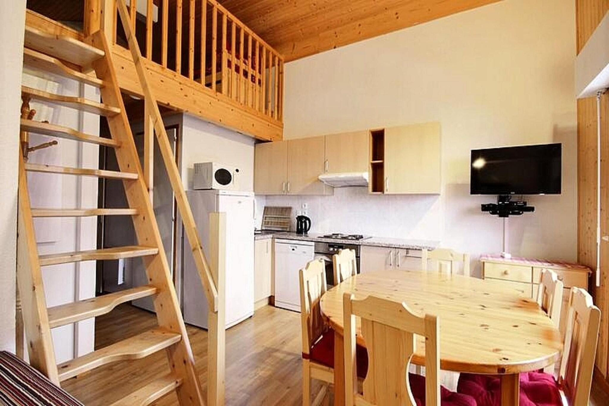 This spacious apartment is perfect for a family or group of up to 8 people, offering three bedrooms and a mezzanine. The apartment is pet-free and features comfortable sleeping arrangements, including two double beds (160x200), a bunk bed, and a pull-out sofa bed. The property is equipped with duvets and pillows for all beds, but bed linens and towels are not provided. The apartment is located on the 7th floor with an elevator for easy access, and it includes an assigned parking space and a cellar for added convenience.
Situated in the heart of the Saint Jean d'Aulps resort, this apartment is just 550 meters from the ski lifts, making it an ideal choice for winter sports enthusiasts. The resort also offers a free shuttle service to the village, located 3.5 km away, where you can explore local cafes, shops, and markets. The area is perfect for skiing, hiking, or simply enjoying the breathtaking views of the surrounding mountains and the valley.
The apartment features a fully equipped kitchen with an electric stove, oven, refrigerator, and small household appliances, including a filter coffee maker. The open-plan living room leads to a corner balcony with beautiful views of the ski slopes and mountains. The apartment also has two bathrooms, one with a bathtub and the other with a shower, toilet, sink, and washing machine, ensuring convenience for all guests.