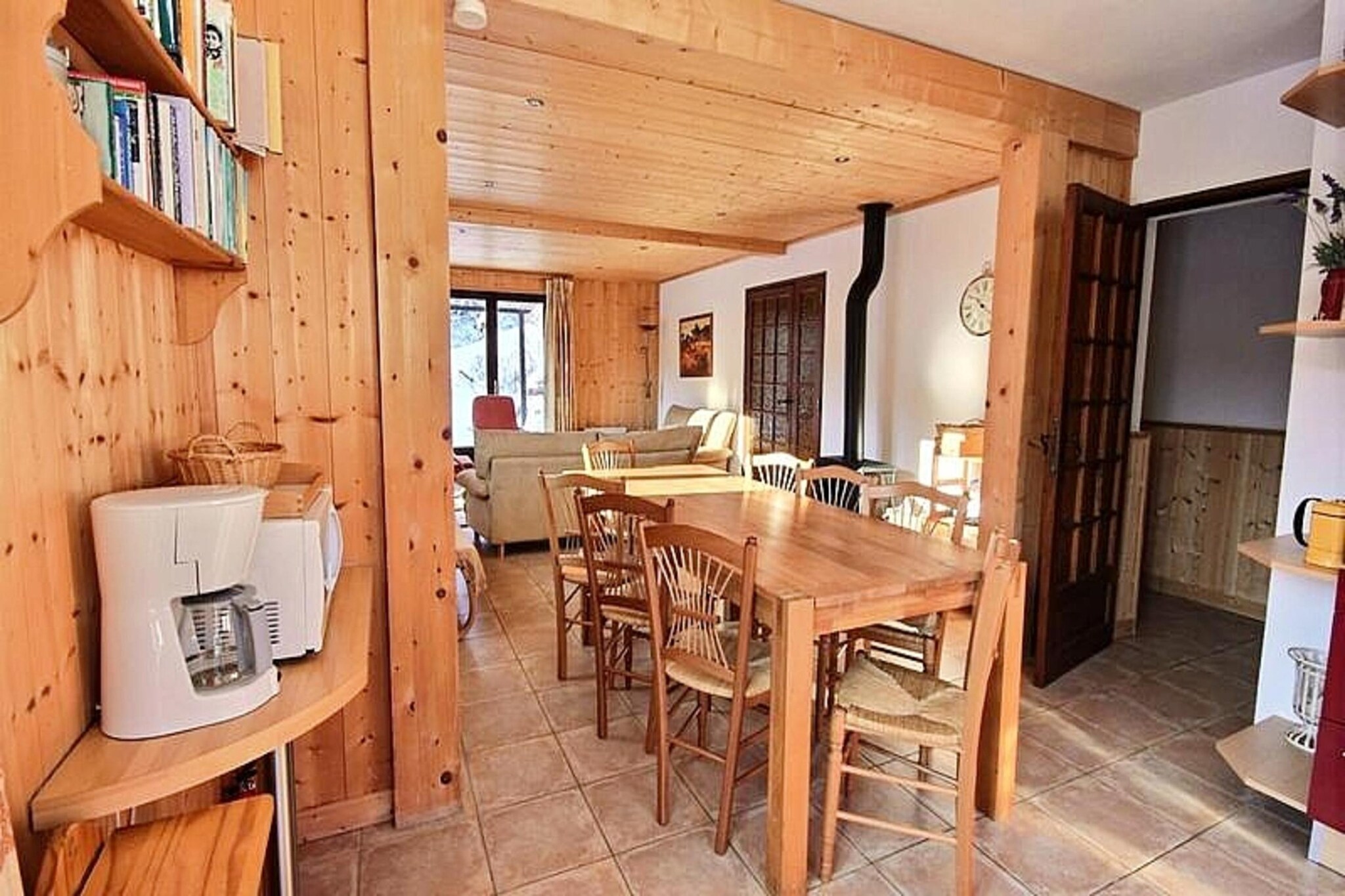 This charming chalet is the perfect retreat for up to 8 people, offering a spacious layout and comfortable sleeping arrangements. It features a double bed, two bedrooms with single beds, and a bunk bed in the fourth bedroom. The chalet is pet-free and includes duvets and pillows for all beds, though bed linens and towels are not provided. Guests will enjoy the peace and quiet of the surrounding area, with a large garden perfect for children to play or enjoy the winter snow.
Located just 1 km from the village of Saint-Jean-d'Aulps, this chalet is ideally situated near a variety of local shops, including a pharmacy, butchers, grocery store, and restaurants. The ski slopes are a quick 5-minute drive away, and a free shuttle service is available 800 meters from the property, providing easy access to the resort. Visitors can also explore the nearby villages of Morzine and Les Gets, both popular for winter sports and outdoor activities year-round.
The chalet comes with a fully equipped kitchen, including a fridge, dishwasher, oven, microwave, and filter coffee maker. The open-plan living area boasts a comfortable seating area with a wood stove, TV, and DVD player, with access to a terrace and garden. For added convenience, there is a laundry room with a washing machine and dryer, as well as two bathrooms, one with a shower bath and the other with a shower, toilet, and sink. The property also has a private garage and parking for guests.