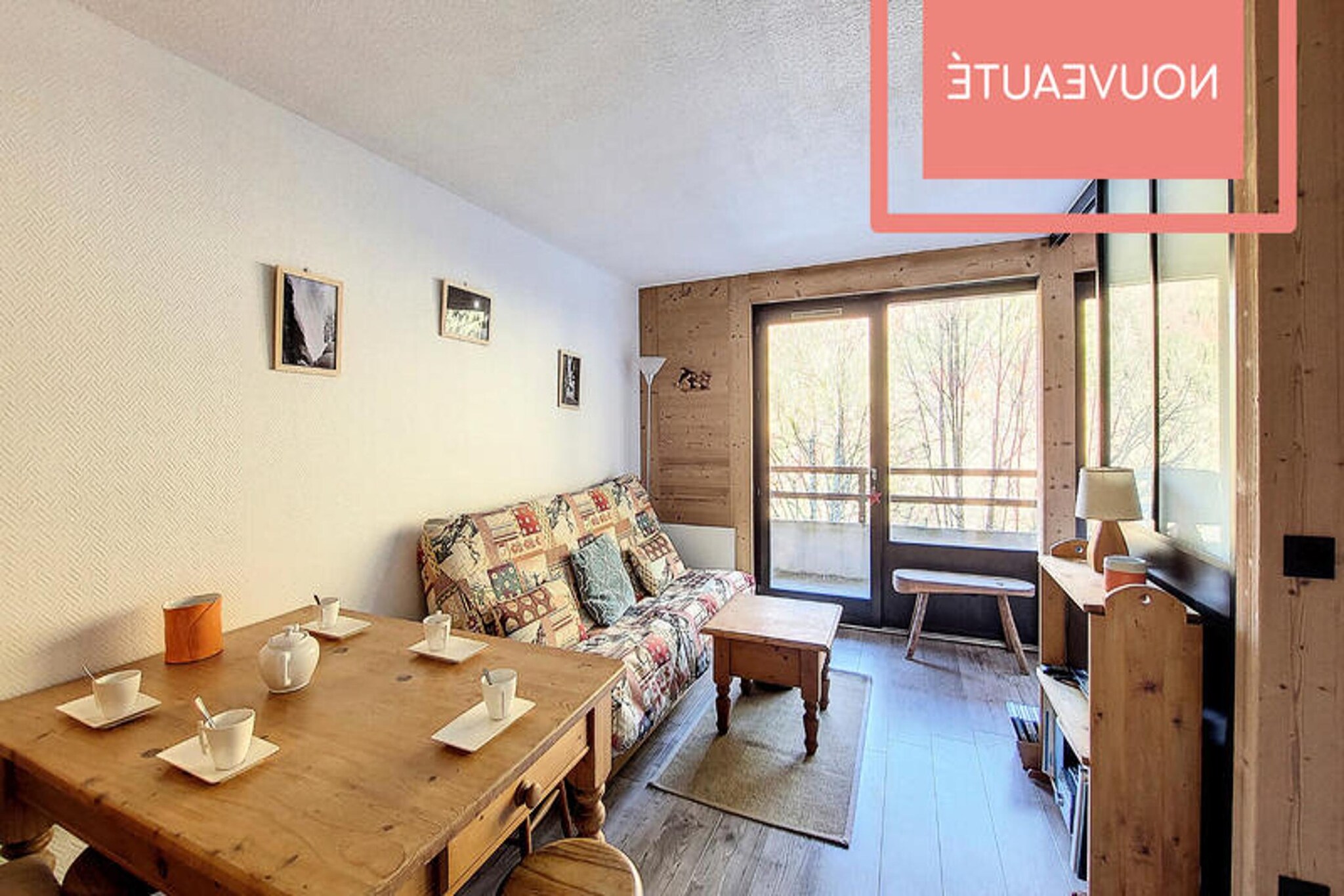 This spacious studio apartment can accommodate 4 to 6 people and offers a comfortable stay in the heart of the St Jean d’Aulps ski resort. It includes a mountain corner with two bunk beds, a double bedroom, and a convertible sofa in the living area. Pets are not allowed, ensuring a peaceful environment, and guests are provided with duvets and pillows for all beds. Sheets and towels are not included, so guests should bring their own. The apartment also offers a valley-view terrace with seating and deckchairs for relaxing after a day on the slopes.

Located just 50 meters from the ski lifts, restaurants, and shops, the apartment is ideally situated for those looking to explore the resort. Ski enthusiasts will appreciate the easy access to the slopes, while visitors can also enjoy the nearby ESF (French Ski School) and grocery store. The charming town of Morzine, just a short drive away, offers additional dining options and activities, making this an ideal base for both winter sports and exploring the surrounding area.

The apartment is fully equipped with a kitchen featuring a 4-burner gas stove, oven, microwave, refrigerator with freezer, and other essentials for preparing meals. The living area includes a dining table, TV, and Wi-Fi access. The bathroom has a bathtub, sink, towel dryer, and a separate toilet, while a washing machine provides added convenience. Additionally, guests can enjoy the use of a raclette machine and fondue set for a cozy evening in.


