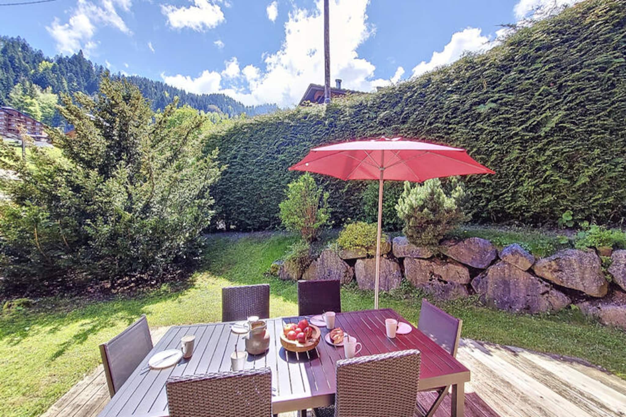 This spacious chalet is perfect for up to 8 guests, offering comfort and privacy in the heart of Saint Jean d'Aulps. The chalet is equipped with three cozy bedrooms, each featuring comfortable beds, including a mezzanine and bunk beds for additional flexibility. Pets are allowed, making it an ideal choice for families or groups traveling with pets. With a pull-out sofa bed and a large living area, the chalet ensures ample space for relaxation and socializing. Wi-Fi is available, and the chalet provides a warm and welcoming atmosphere with its thoughtfully furnished interiors.

Located just 50 meters from the ski lifts, the chalet offers easy access to the slopes of Saint Jean d'Aulps, a popular destination for skiers and snowboarders. Guests can also enjoy the proximity to local shops, cafes, and restaurants, all within walking distance. The chalet’s location is perfect for those looking to explore the surrounding areas, including the nearby town of Morzine and the Roc d'Enfer ski resort. A petanque court is 50 meters away, and guests can enjoy the nearby outdoor activities, such as hiking and skiing.

The chalet features a fully equipped kitchen with modern appliances, including a dishwasher, gas hob, oven, coffee makers, and microwave, making meal preparation easy and enjoyable. The chalet also includes two bathrooms with showers and a separate toilet for added convenience. Additional amenities include a washing machine, refrigerator, and ample storage space. Outdoors, there is a terrace with garden furniture, a barbecue, and a ping-pong table, perfect for enjoying the beautiful surroundings. The property also offers private parking, ensuring a hassle-free stay.



