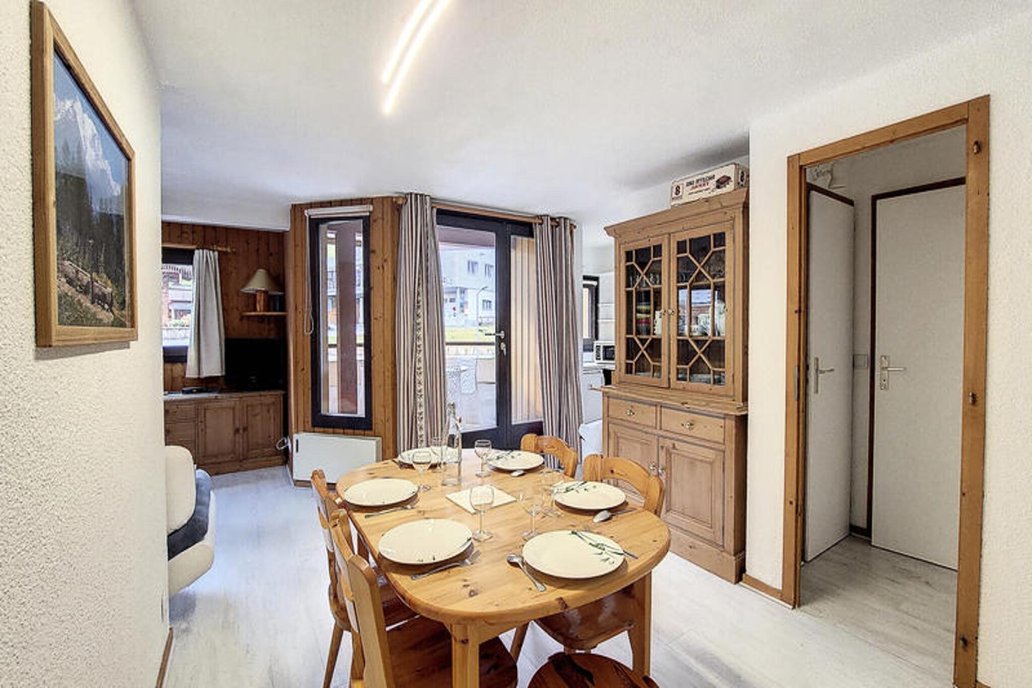 This recently renovated apartment is ideally located in the center of La Grande Terche Station, offering accommodation for up to 6 people. It features a double bedroom with a comfortable bed, a single bedroom with bunk beds, and a convertible sofa in the living room. The apartment is pet-free, ensuring a peaceful stay, and offers plenty of storage space. With a south-facing balcony, guests can enjoy views of the ski slopes and the departure point for the cable car.

The apartment is just a short walk from the local ski lifts, making it an excellent choice for winter sports enthusiasts. Guests can easily access cafes, restaurants, and shops in the heart of Saint Jean d'Aulps. In addition, the vibrant resort offers a variety of outdoor activities year-round, including skiing in the winter and hiking in the warmer months. With the ski slopes just a stone’s throw away, this apartment ensures convenience and excitement right at your doorstep.

The well-equipped kitchen includes a ceramic hob, refrigerator, mini oven, microwave, and dishwasher, making meal preparation easy and convenient. The bathroom features a bathtub and a single sink, while a separate toilet offers additional convenience. For added comfort, the apartment includes electric heating, a raclette machine, and a ski/bike room located in the basement. Wi-Fi is also available for guests to stay connected during their stay.



