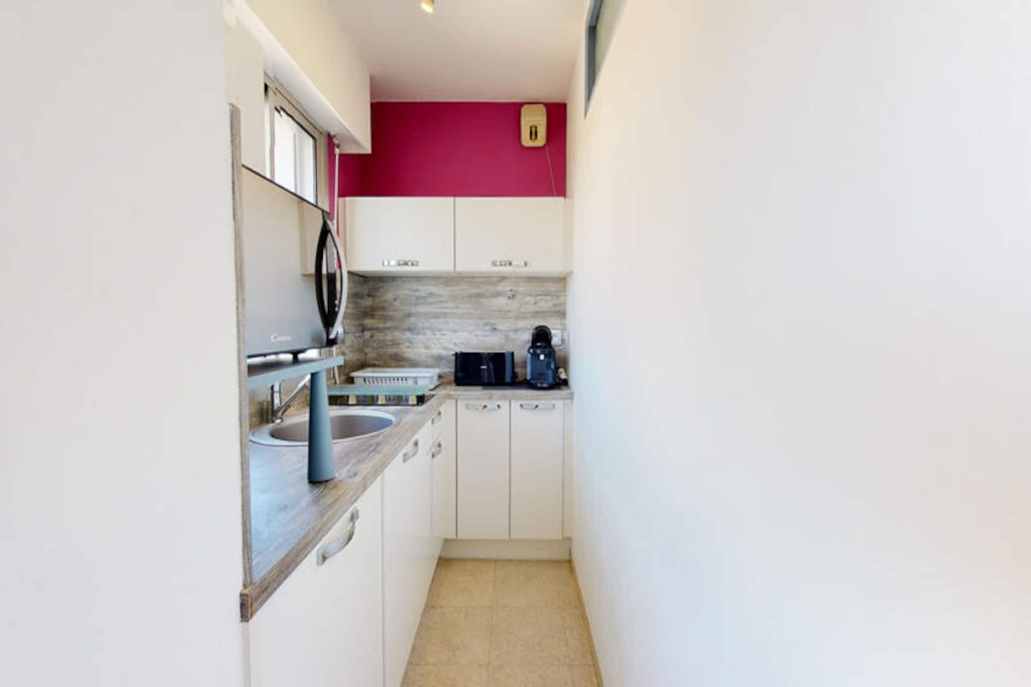 Apartment in Saint-Gilles with Sea View