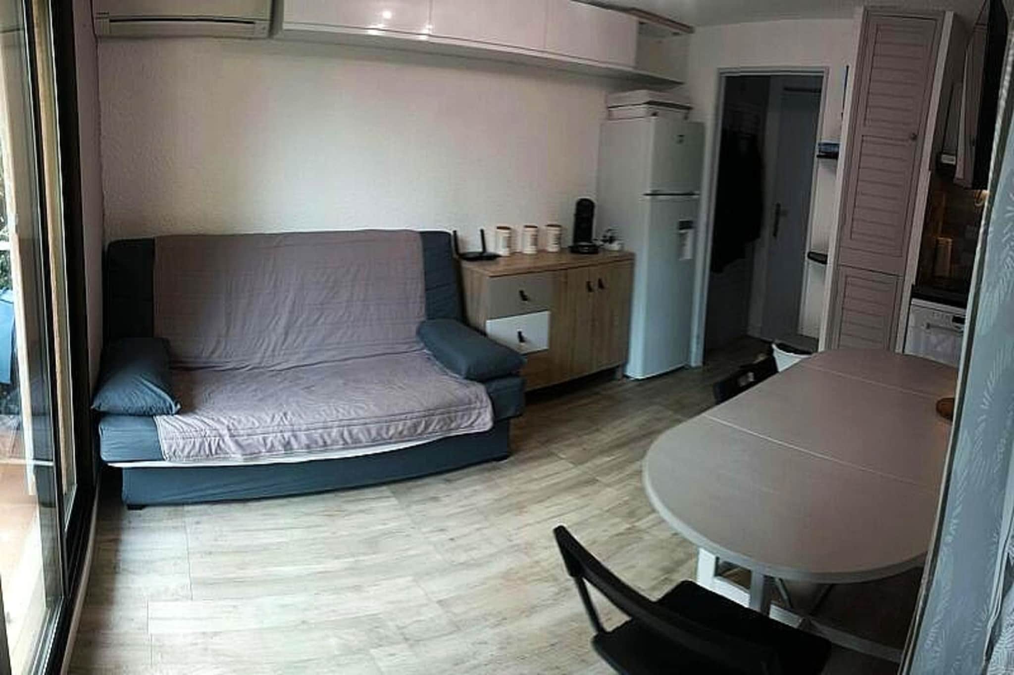 2 Rooms for 5 People