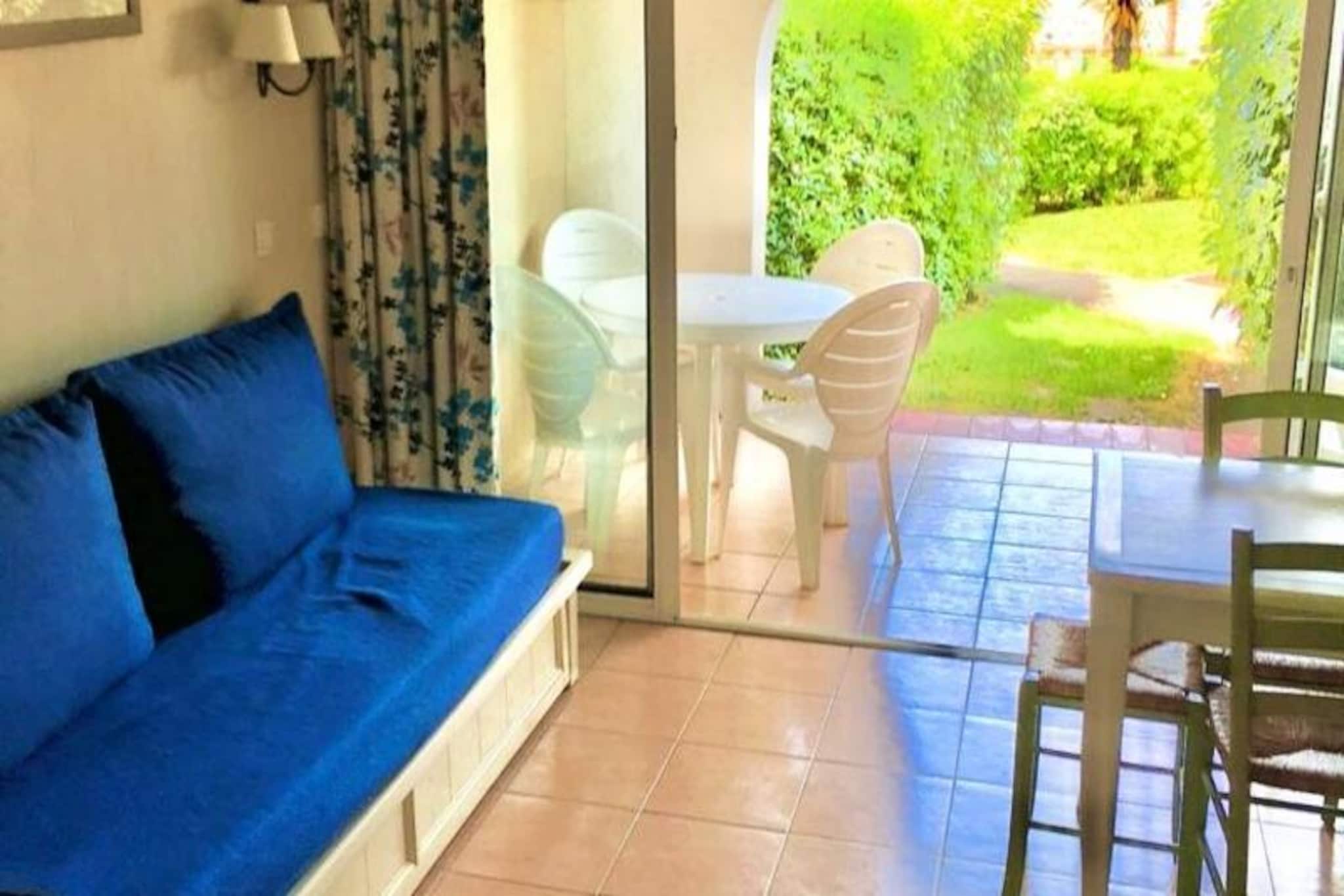 2 Rooms for 5 People