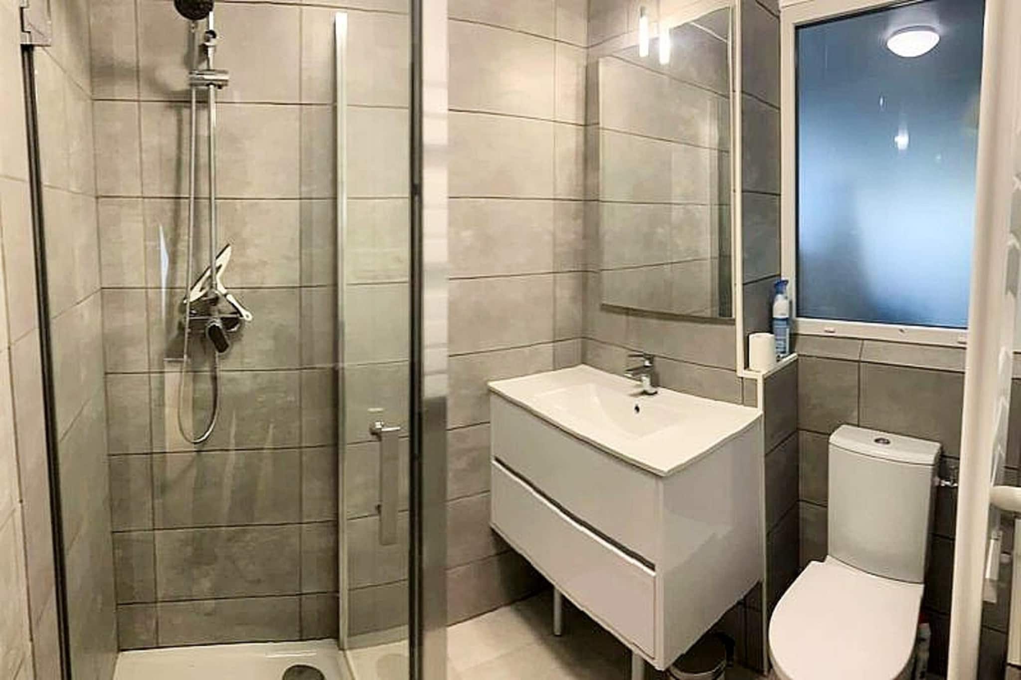 This charming 20m² studio offers exceptional comfort for two guests, featuring a separate bedroom with a queen-size bed (160x200) and a television. The apartment is thoughtfully designed, providing a relaxing and attractive space for your stay. No smoking or pets are allowed, ensuring a peaceful atmosphere. Bed linens and towels are available for an additional charge, and end-of-stay cleaning is included.

Located just 100 meters from the sea with direct access, the studio is perfect for those looking to enjoy the coastal beauty. It is close to Sanary-sur-Mer, Gaou Islands, Les Embiez, Porquerolles, Cassis, Bandol, and Le Castellet, offering a variety of attractions and picturesque villages to explore. Nearby cafes, markets, and restaurants provide a taste of local life, making it an ideal location for both relaxation and adventure.

The studio includes a kitchenette with a refrigerator and microwave for preparing meals. The bathroom is well-maintained for convenience, and a loggia with a dining table allows you to enjoy outdoor meals. For added comfort, heating is available, and you can also rent Wi-Fi access for an extra charge. This well-equipped studio offers the perfect blend of comfort and convenience for your seaside getaway.