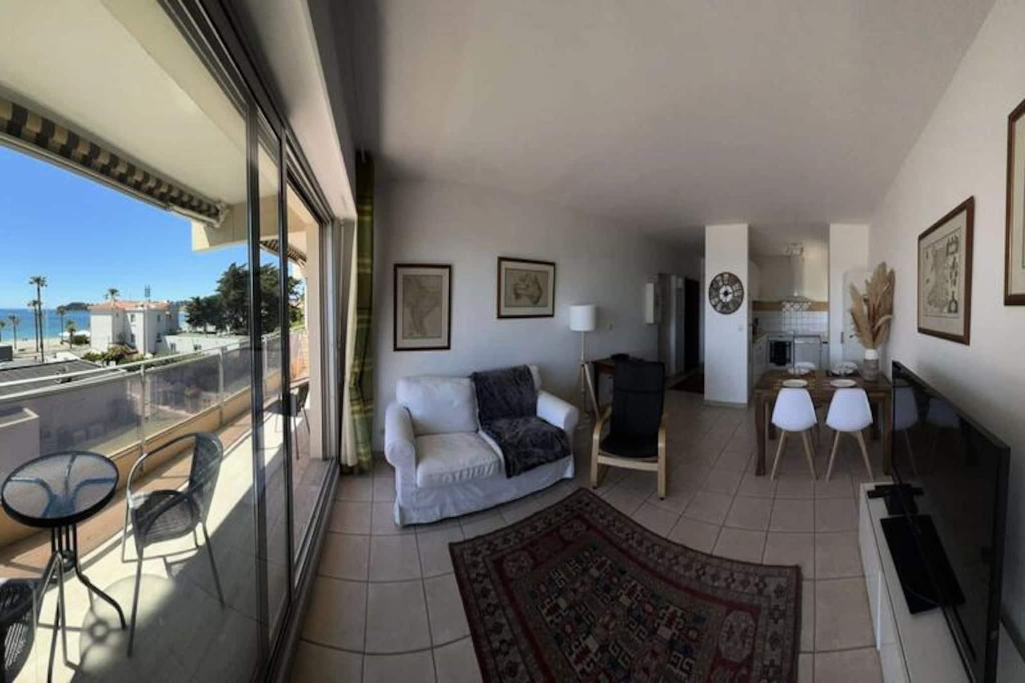 Boost your seaside vacation with this charming 3-room apartment, perfectly located just a few meters from the sea. This spacious apartment accommodates up to 4 guests, featuring a living room and dining area, a bedroom with a double bed, and another bedroom with two single beds. Bed linen and towels are available for an additional charge. Please note, tourist taxes and a credit card deposit will be collected on-site upon arrival.
The apartment’s prime location offers direct access to the sea, making it ideal for beach lovers. It's situated near the beautiful towns of Sanary, Bandol, and Le Castellet, all known for their picturesque charm and vibrant local markets. You can easily explore the surrounding coves, visit the nearby islands of Porquerolles, Embiez, and Bendor, or enjoy various activities such as hiking, cycling, and water sports. Enjoy the serene atmosphere while being close to local cafes, shops, and restaurants.
Inside the apartment, you’ll find all the essentials for a comfortable stay, including a fully equipped kitchen, a bathroom, and a separate toilet. Additional services such as end-of-stay cleaning and disposable COVID-19 protection items are included. The apartment is designed for relaxation, offering the perfect spot to unwind after a day of exploring.
