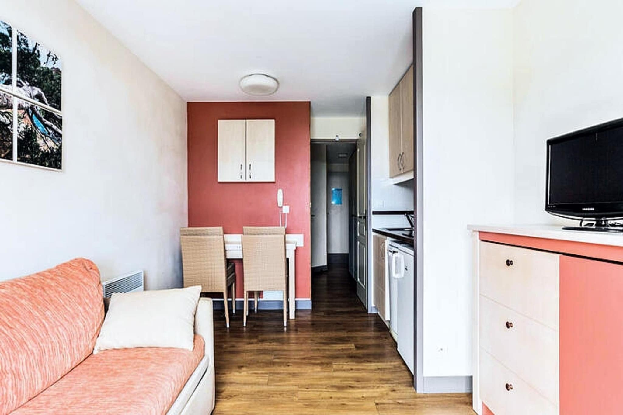Apartment near Côte d'Azur Beaches & Pools