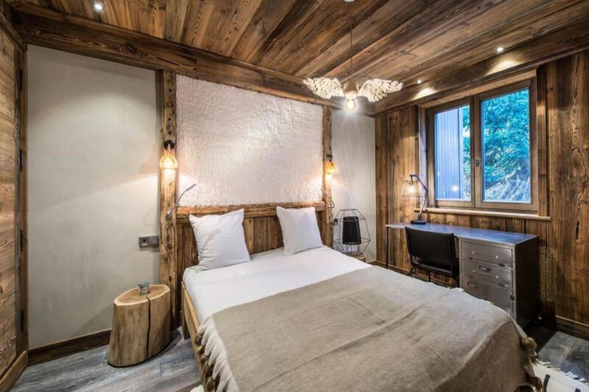 5 Rooms for 8 People