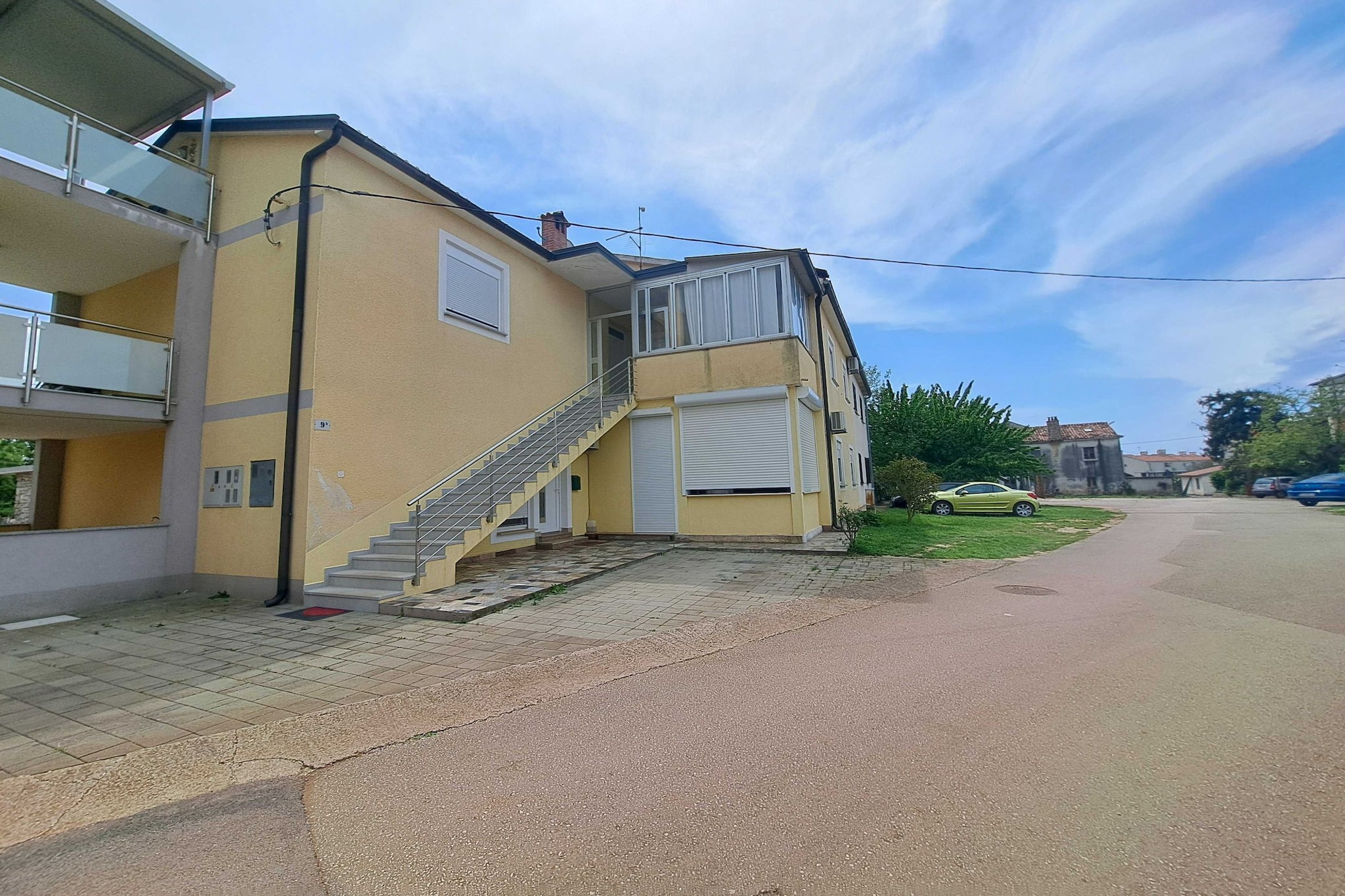 Spacious Urban Retreat Apartment with Terrace - Two Bedroom Apartment with Terrace-Outdoor