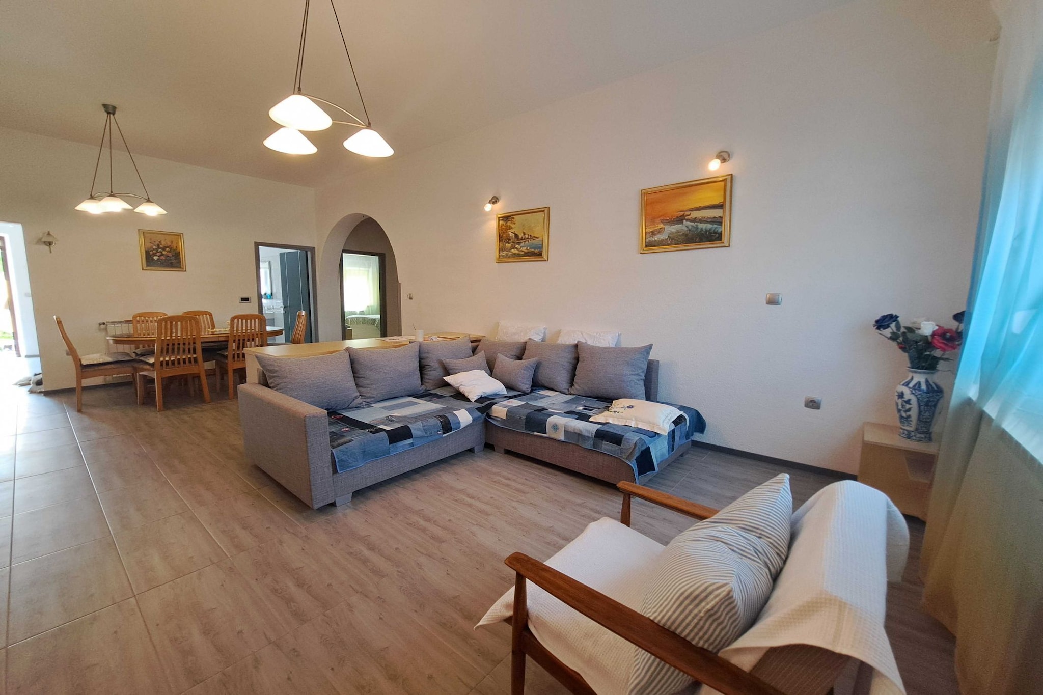 Spacious Urban Retreat Apartment with Terrace - Two Bedroom Apartment with Terrace-Living room