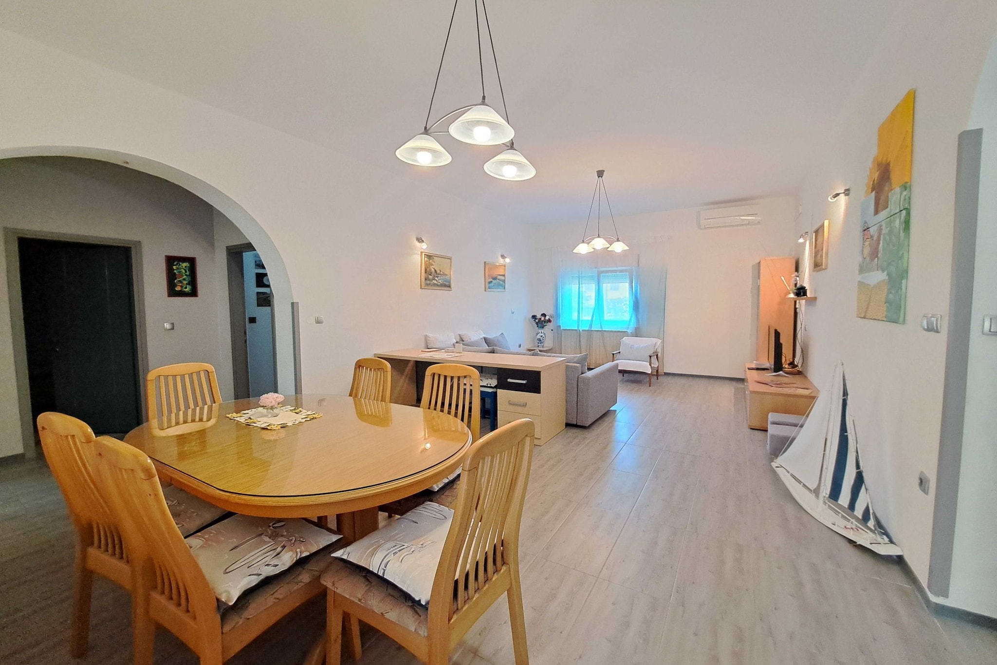 Spacious Urban Retreat Apartment with Terrace - Two Bedroom Apartment with Terrace-Living room