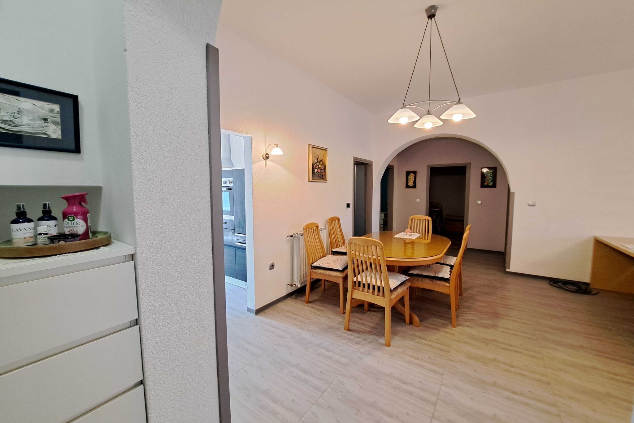 Spacious Urban Retreat Apartment with Terrace - Two Bedroom Apartment with Terrace-Dining room