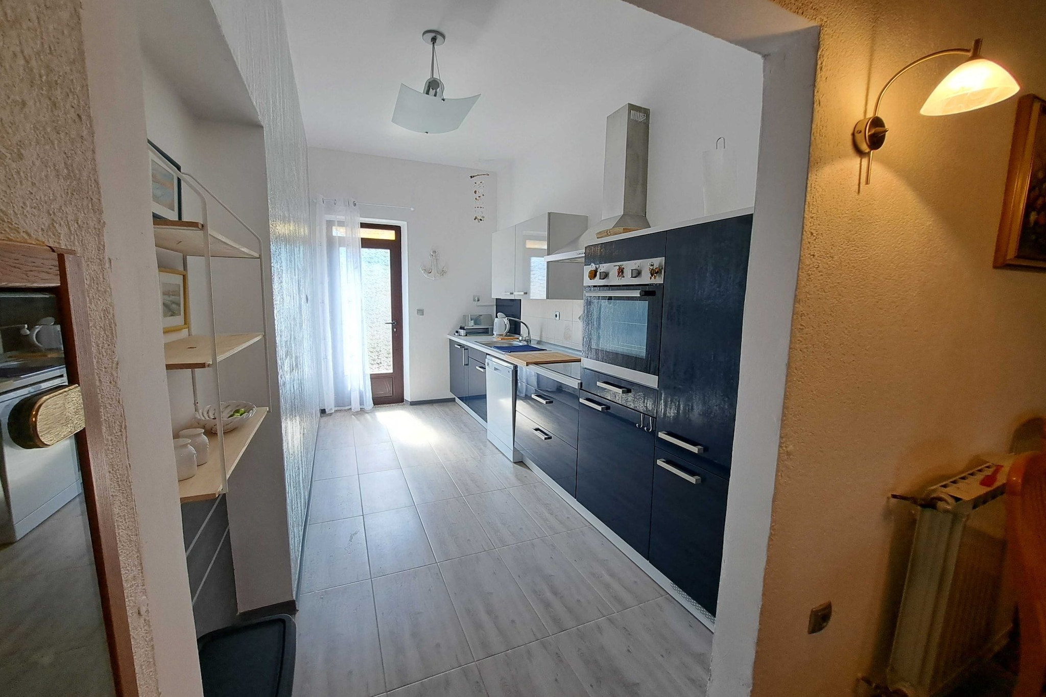 Spacious Urban Retreat Apartment with Terrace - Two Bedroom Apartment with Terrace-Kitchen