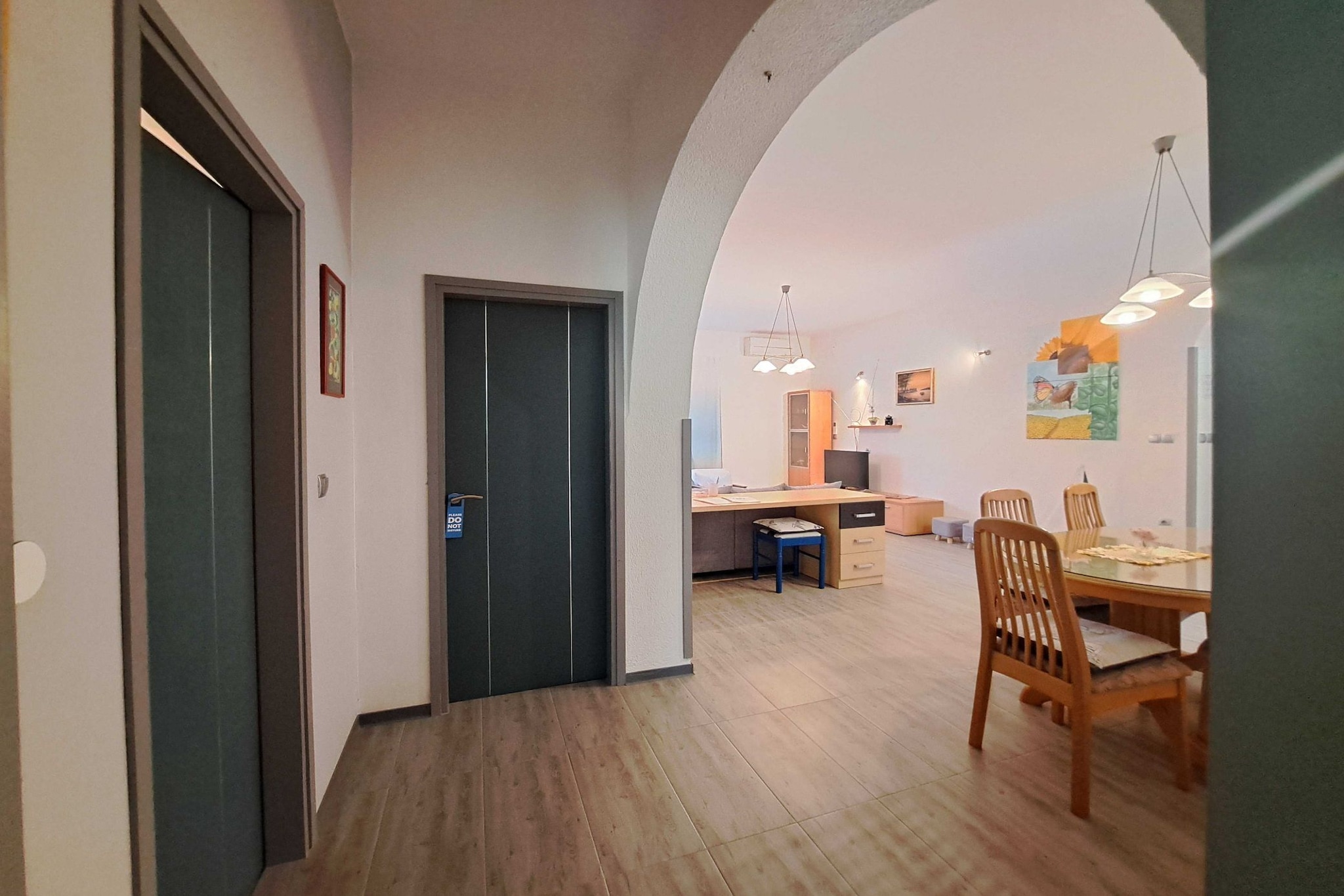 Spacious Urban Retreat Apartment with Terrace - Two Bedroom Apartment with Terrace-Indoor
