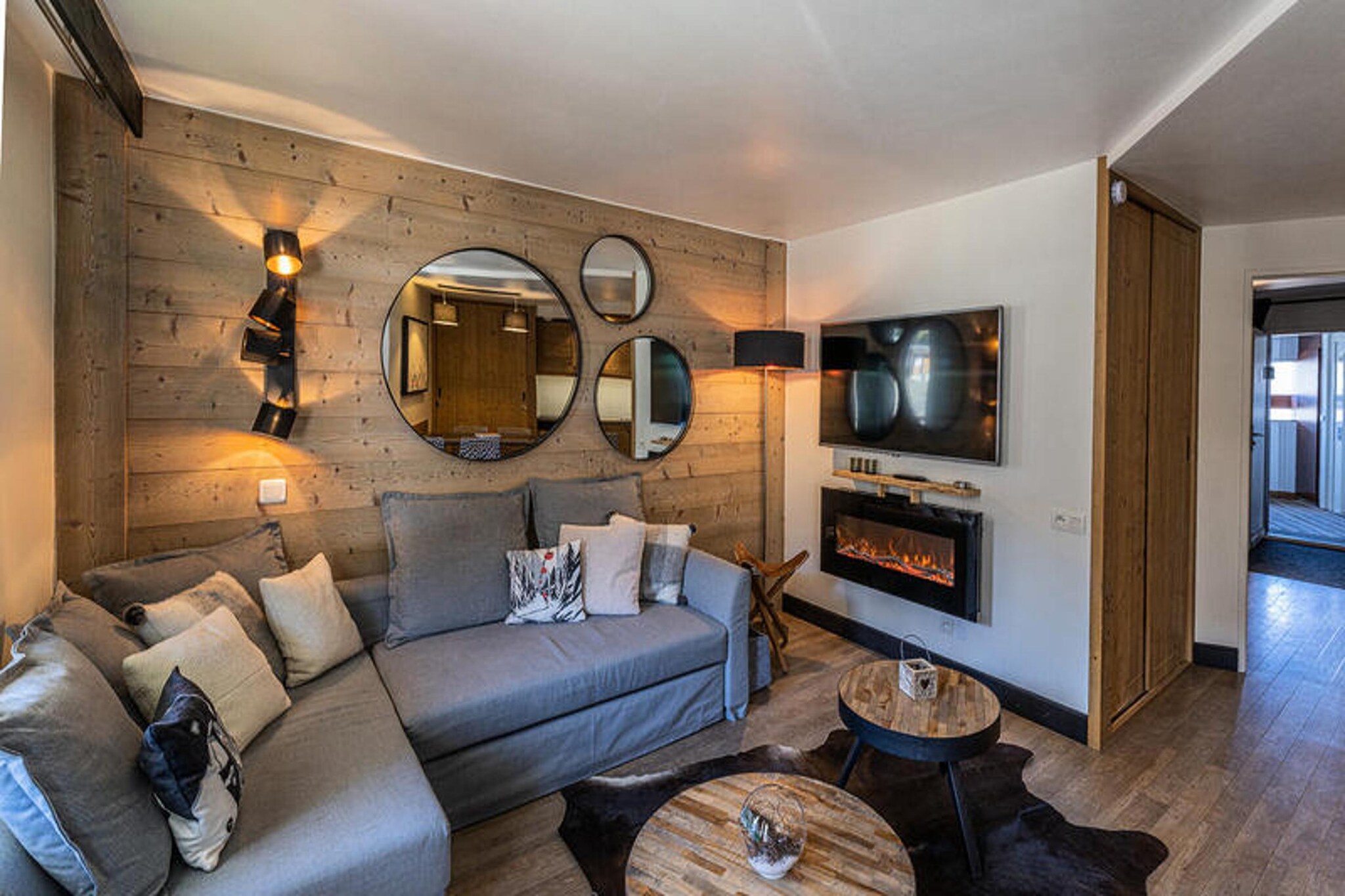 3 Rooms for 4 People