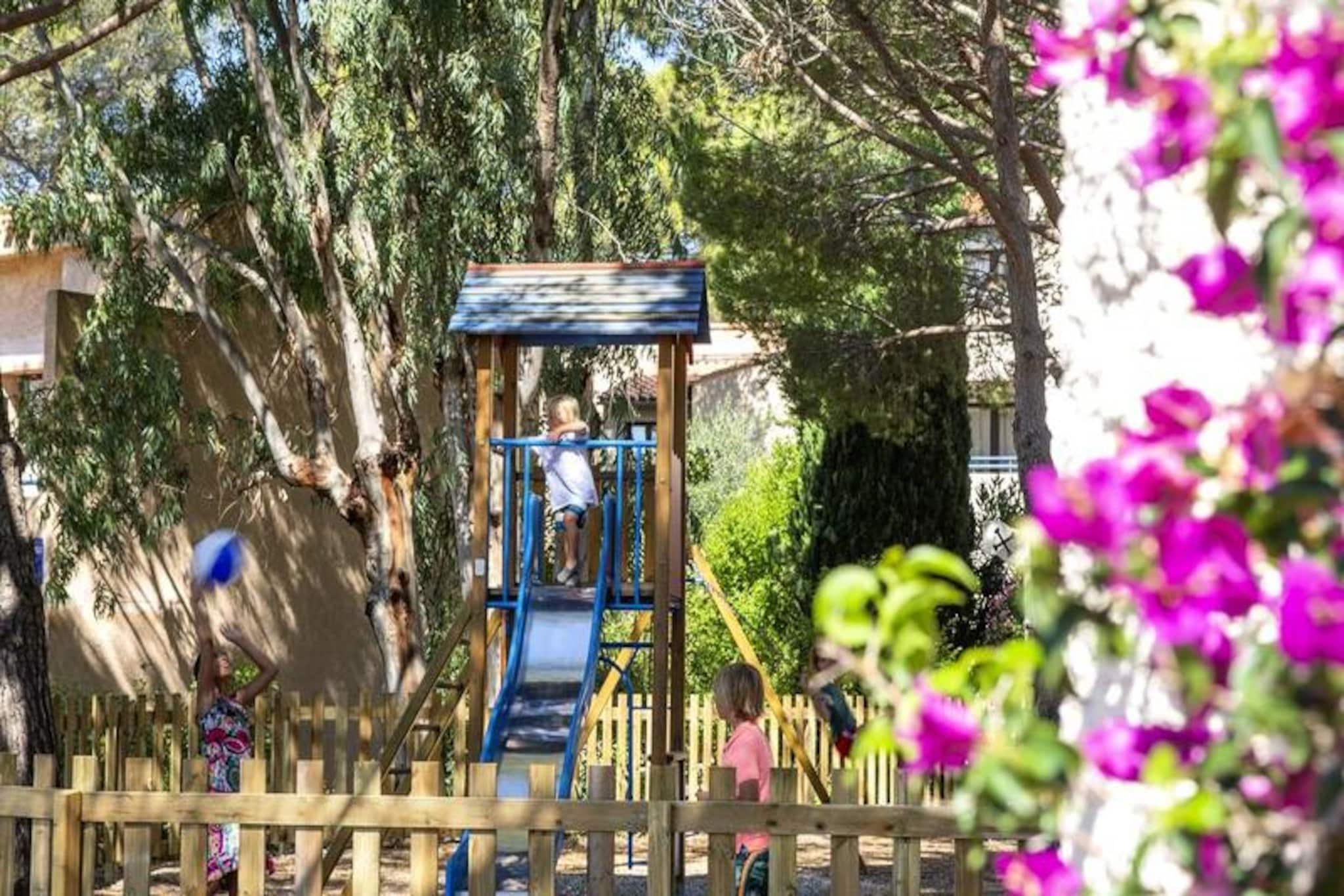 This charming duplex apartment offers spacious accommodation for 4 to 6 people, featuring a living room with a sofa bed for 2, an equipped kitchen, and a closed cabin area with bunk beds. Upstairs, you’ll find a bedroom with a double bed and a small bedroom with either additional bunk beds or another double bed. The property is pet-friendly, allowing guests to bring their pets with an additional surcharge. A private terrace or balcony offers a peaceful outdoor space, perfect for relaxing. Note that sleeping arrangements at height are not suitable for children under 6 years old.

Located in Saint-Raphaël, a coastal town on the Côte d'Azur, this property provides access to stunning beaches, clear waters, and a variety of local activities. Guests can enjoy hiking, mountain biking, water activities, golf, tennis, and archery. Saint-Raphaël’s vibrant town center is just a short distance away, where visitors can explore markets, cafes, and local shops, offering a taste of the Mediterranean lifestyle.

The apartment is equipped with a fully functional kitchen, ideal for preparing meals, and features two bathrooms with shower facilities and a separate WC for added convenience. Guests can also unwind at the heated outdoor swimming pool, open from June to October, or indulge in the on-site sauna (extra charge). For added comfort, a television is included, and Wi-Fi is available at an additional cost.






