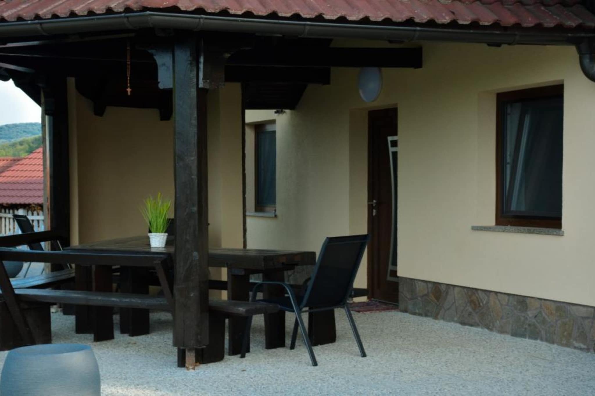 Zevnik Quiet Retreat with Stunning Views and Equestrian Activities - One Bedroom Apartment-Terrasbalkon