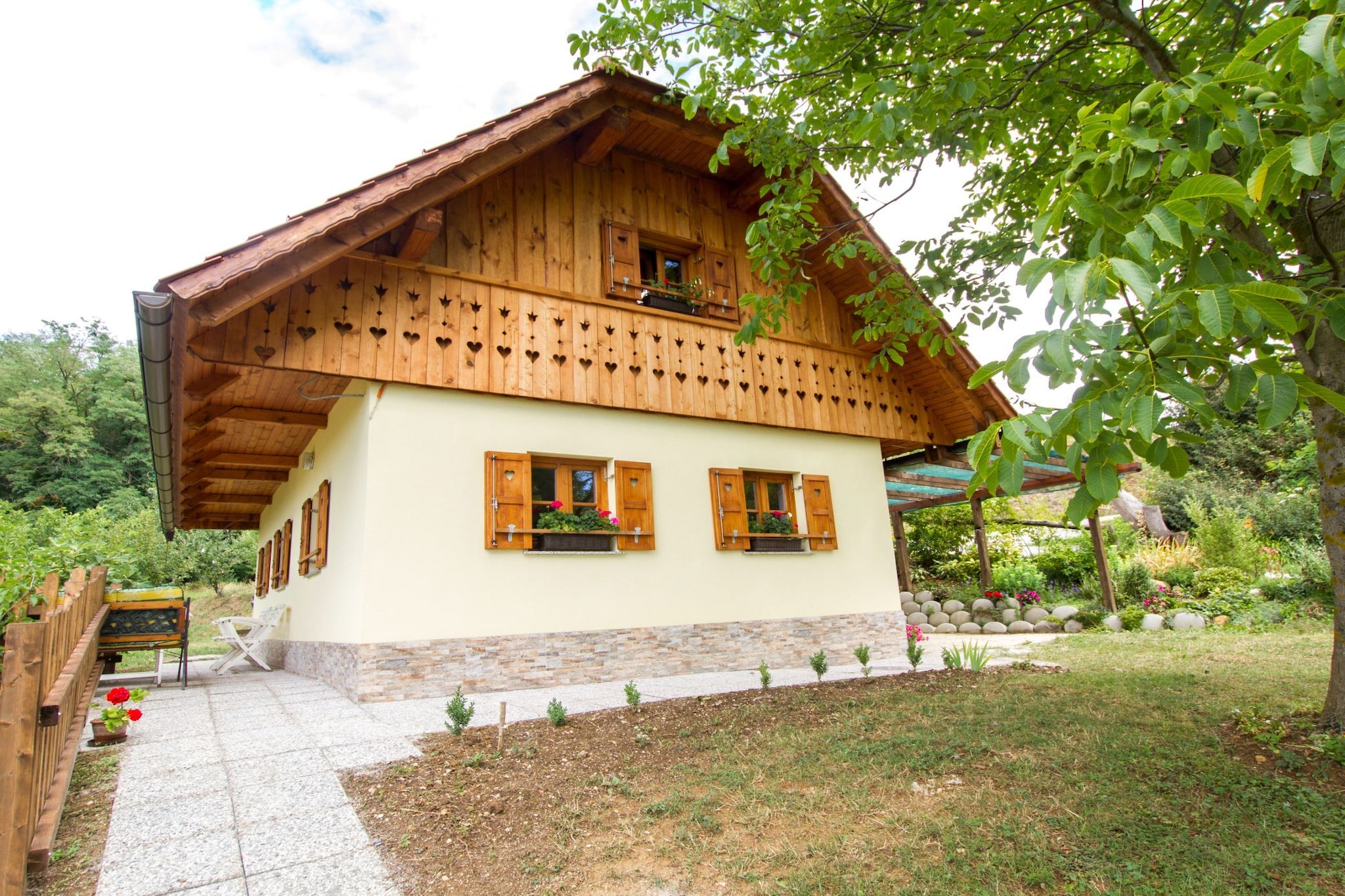Sunny Two Bedroom Retreat in Beautiful Bizeljsko - Two Bedroom Country House-Buitenlucht