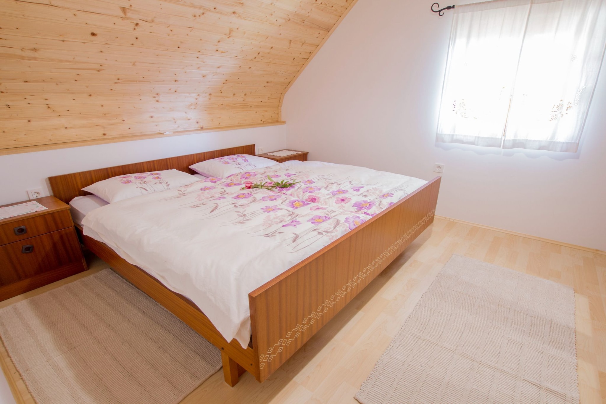 Sunny Two Bedroom Retreat in Beautiful Bizeljsko - Two Bedroom Country House-Slaapkamer