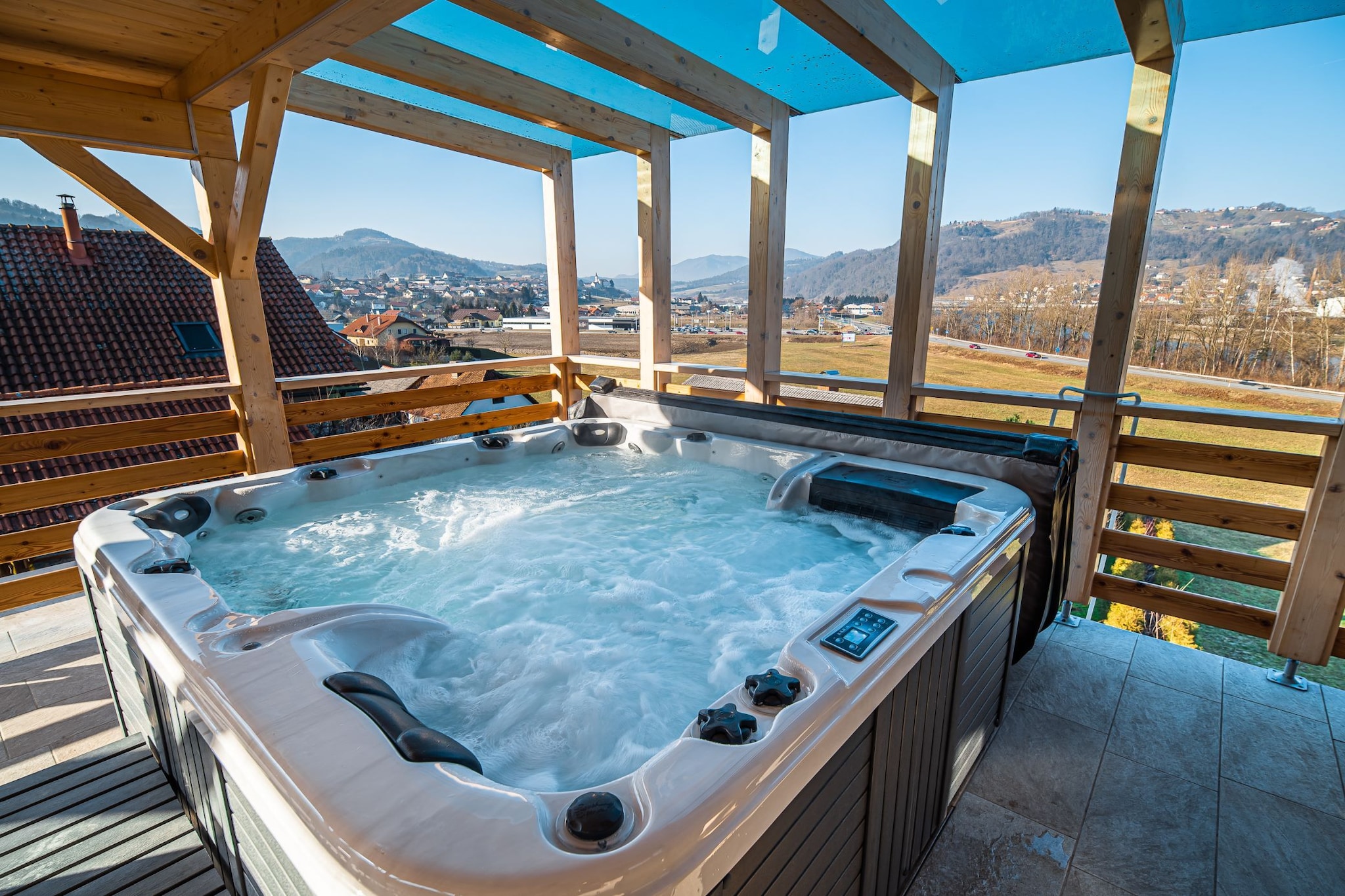 Relaxing Retreat with Hot Tub in Sevnica - Three Bedroom Apartment-Spa