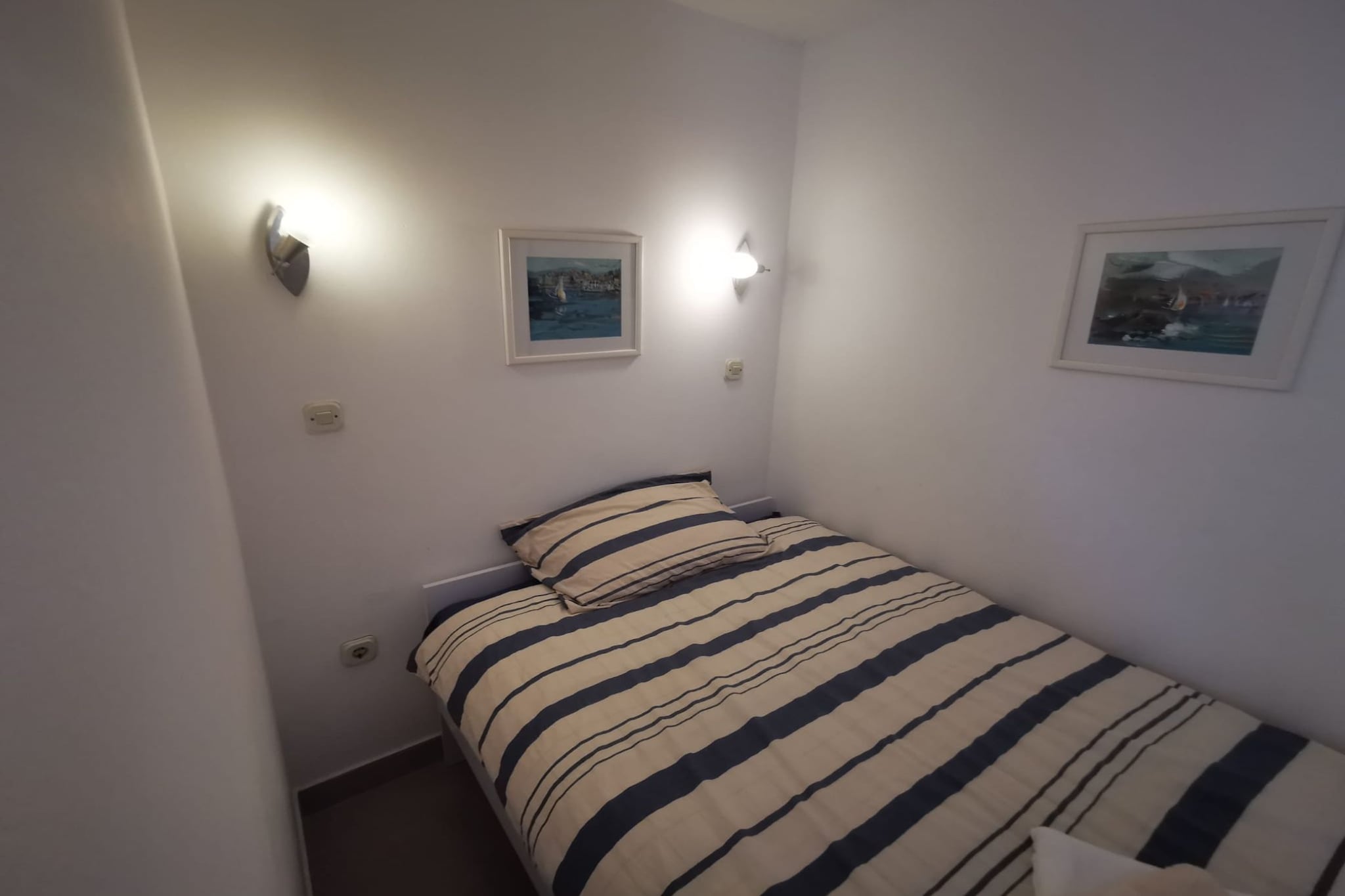 Sea View Holiday Home Umag - Three Bedroom Holiday Home-Slaapkamer