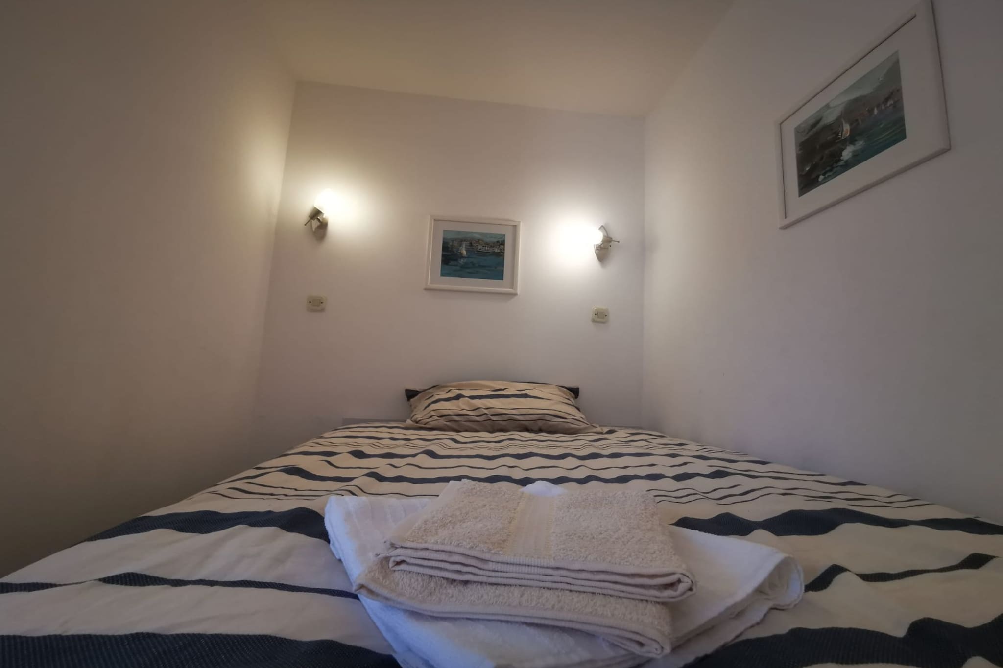 Sea View Holiday Home Umag - Three Bedroom Holiday Home-Slaapkamer
