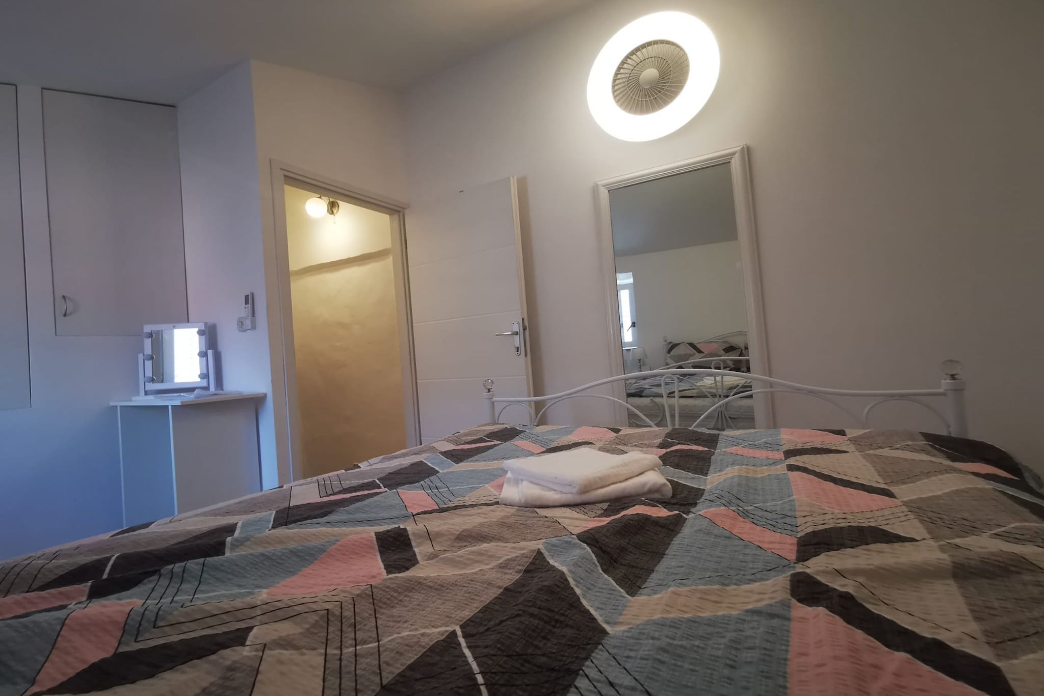 Sea View Holiday Home Umag - Three Bedroom Holiday Home-Slaapkamer