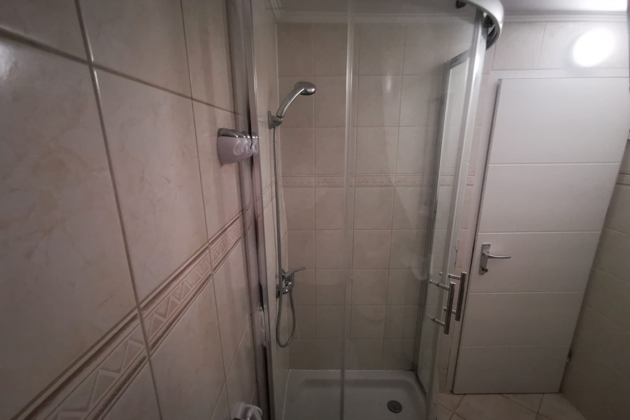 Sea View Holiday Home Umag - Three Bedroom Holiday Home-Badkamer