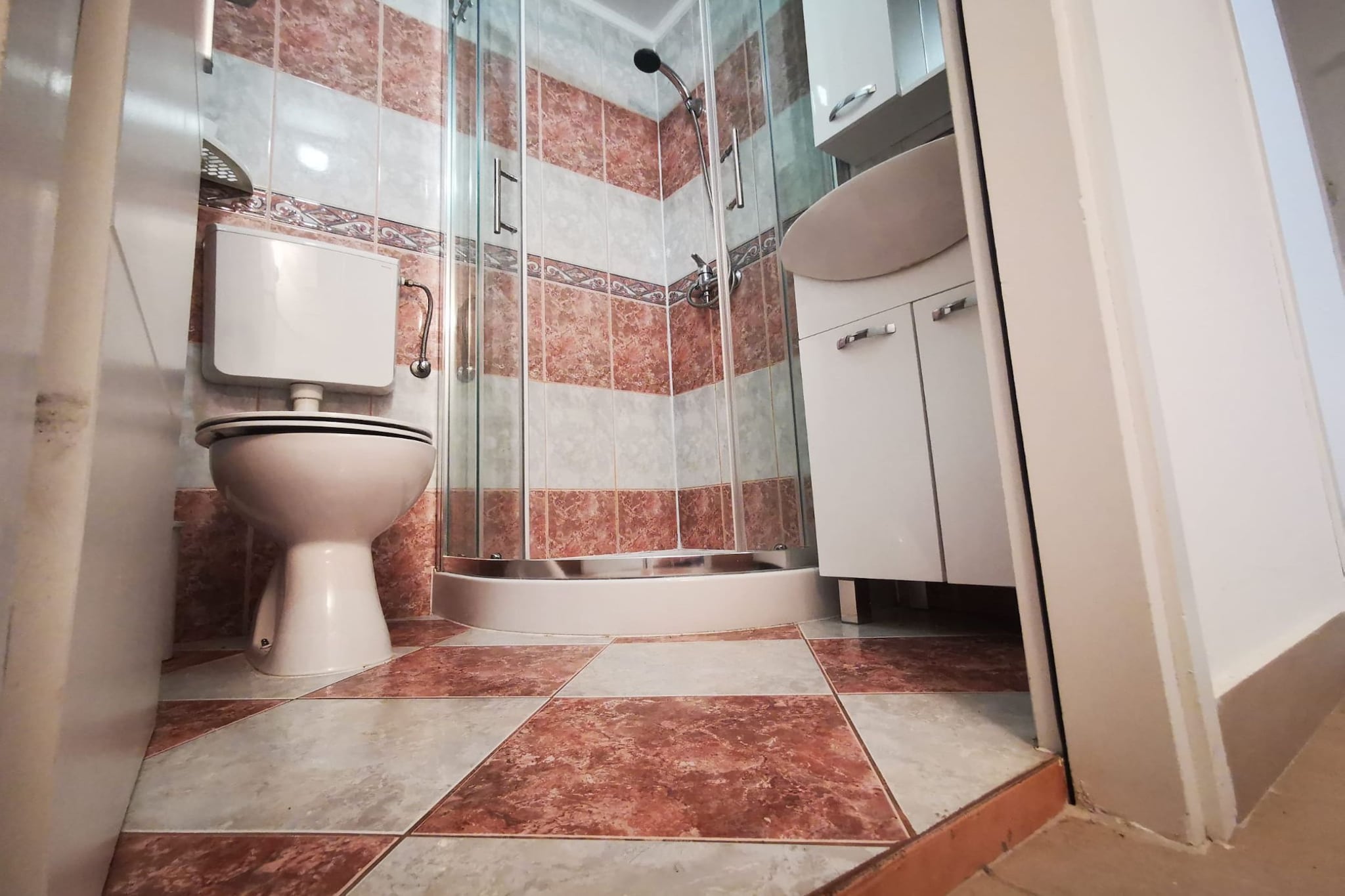 Sea View Holiday Home Umag - Three Bedroom Holiday Home-Badkamer
