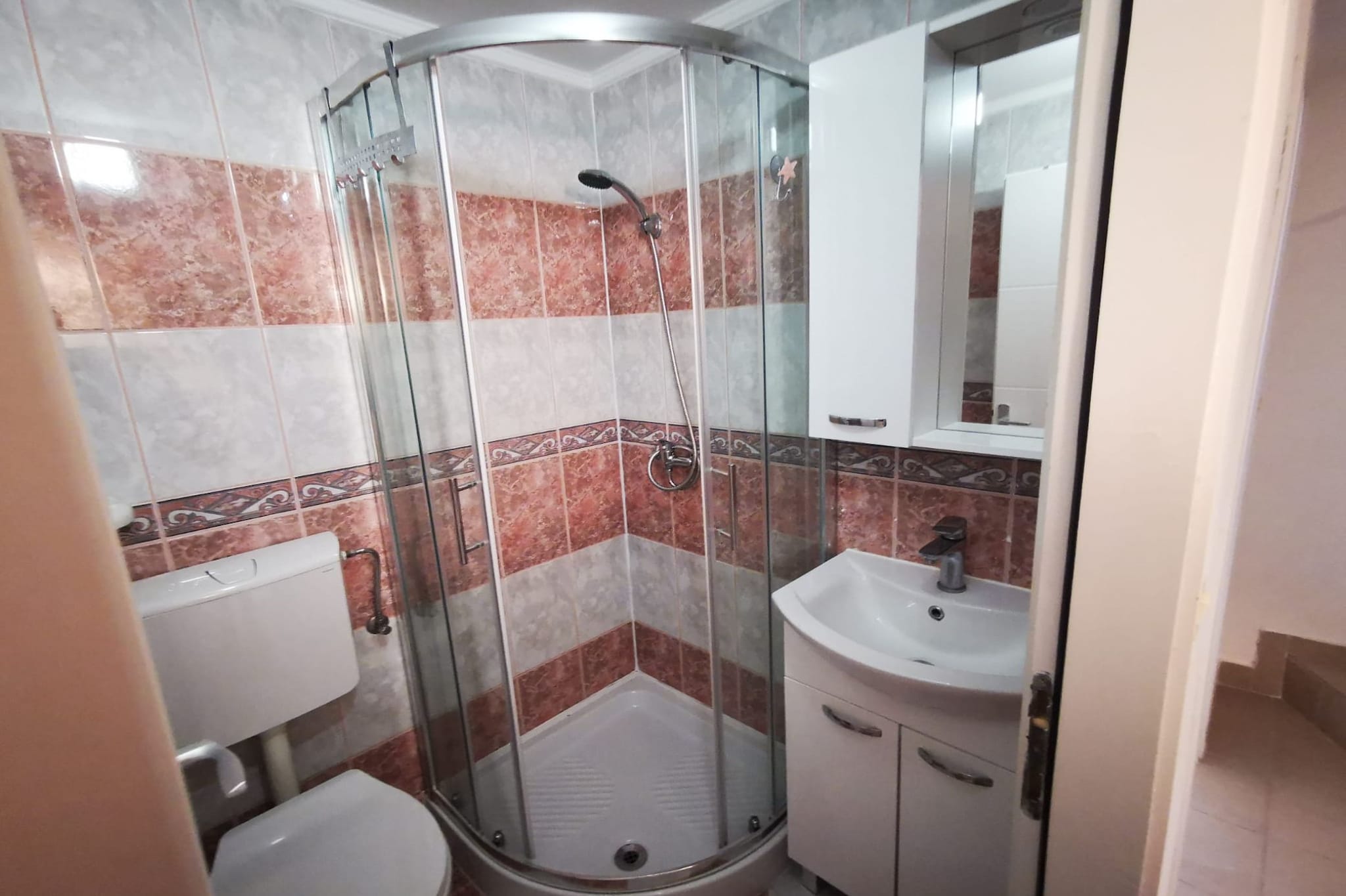Sea View Holiday Home Umag - Three Bedroom Holiday Home-Badkamer